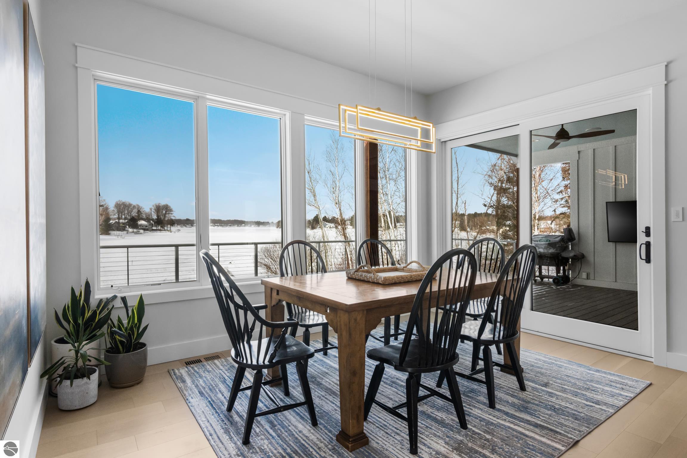 504 S East Silver Lake Road