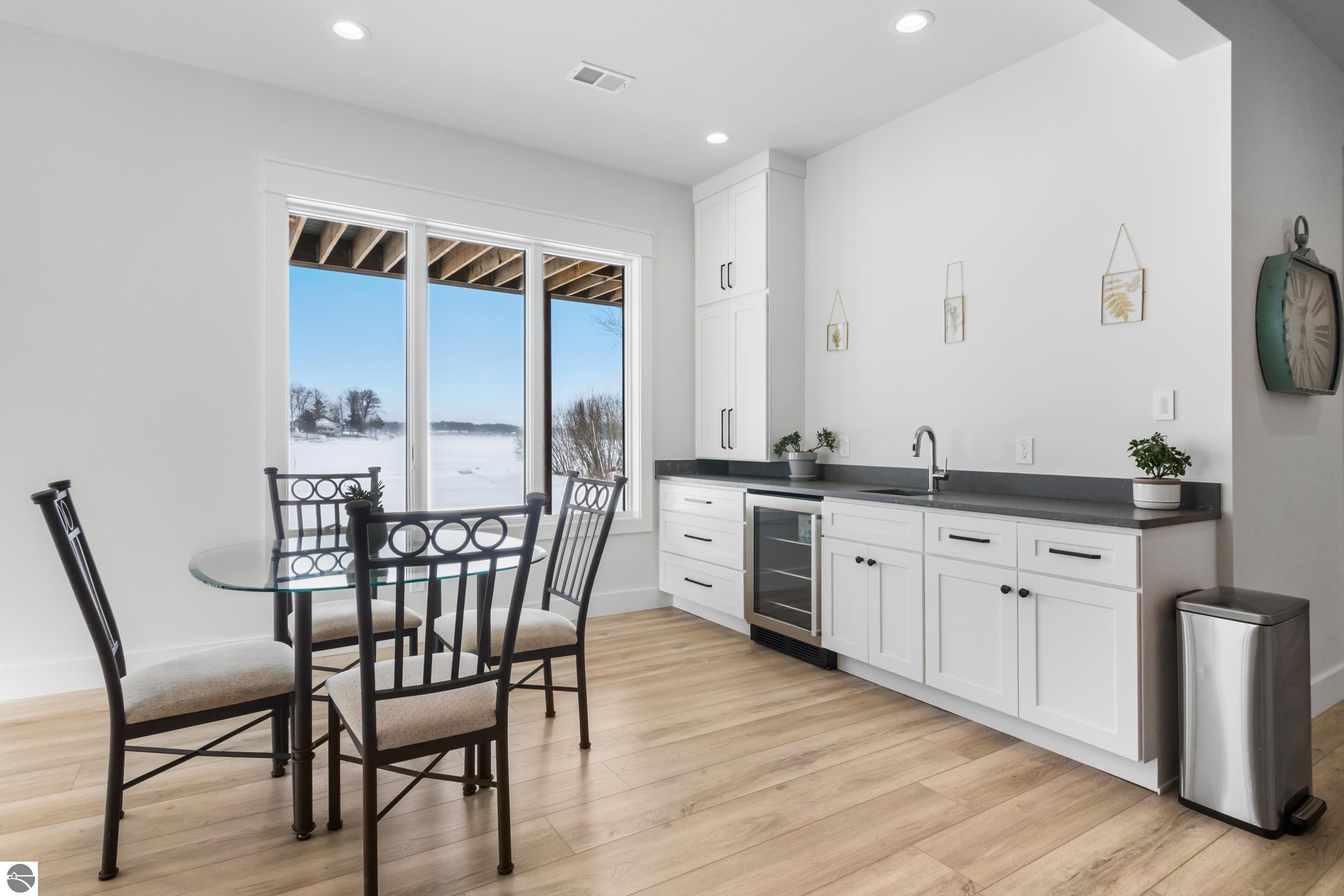 504 S East Silver Lake Road