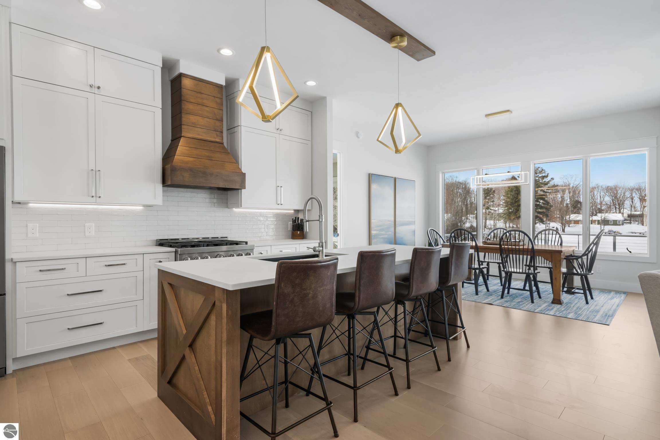 504 S East Silver Lake Road