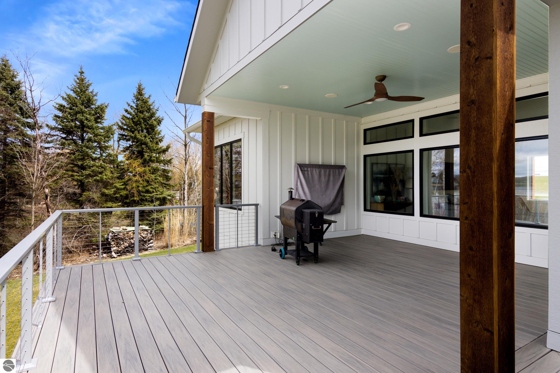 504 S East Silver Lake Road