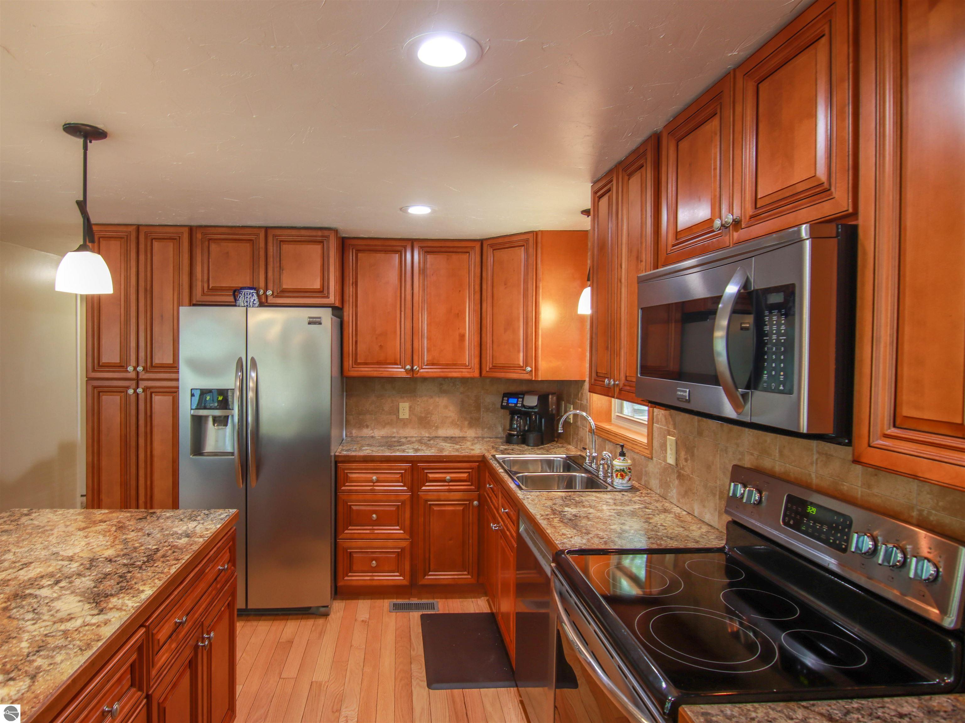 8086 Narrow Gauge Road