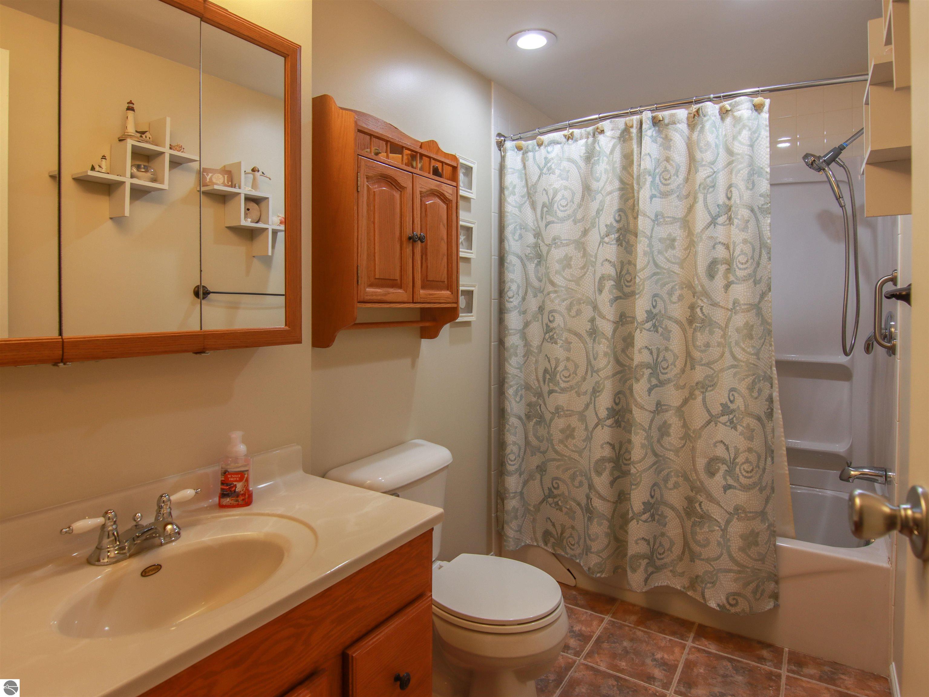 8086 Narrow Gauge Road