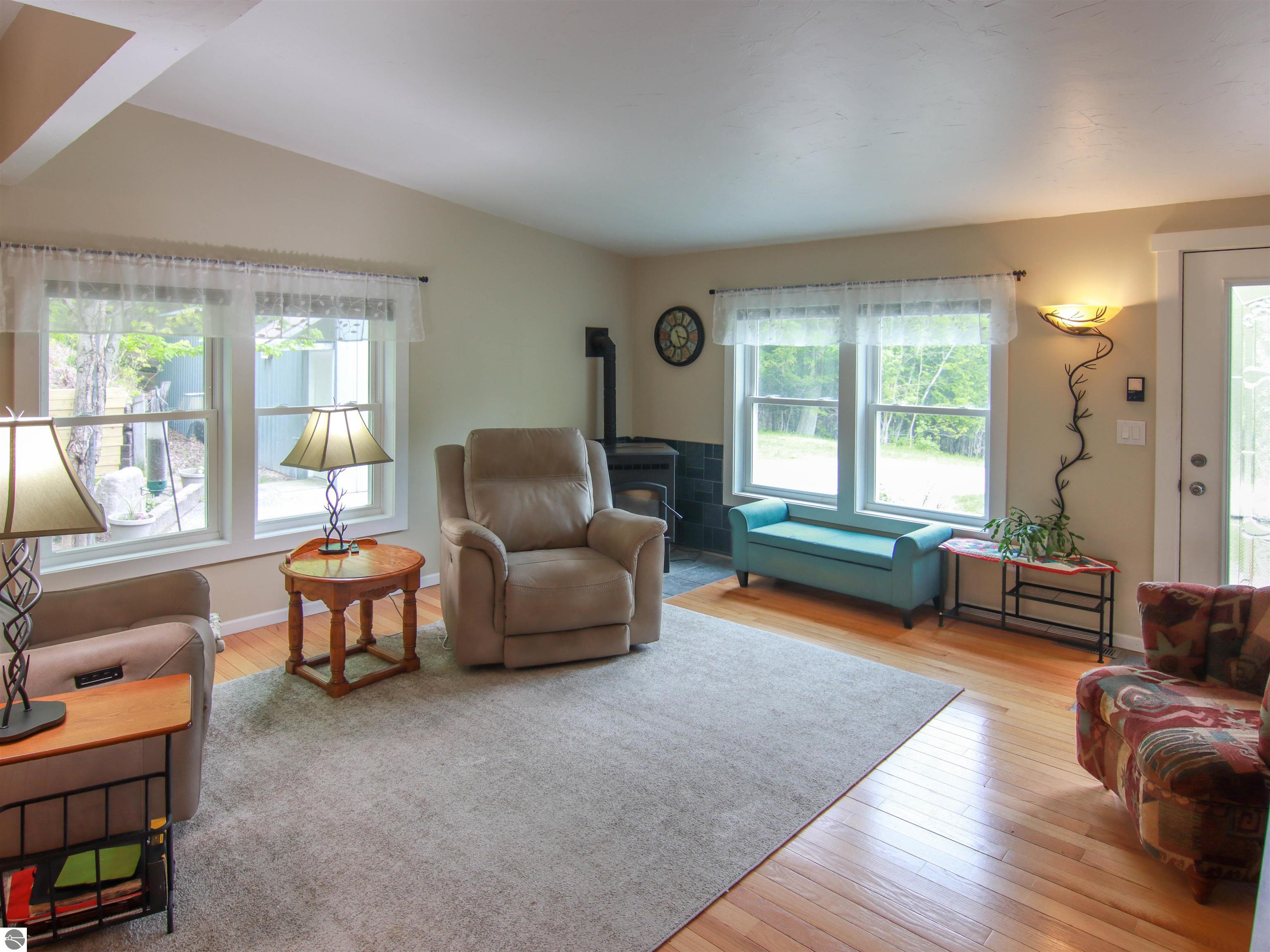 8086 Narrow Gauge Road