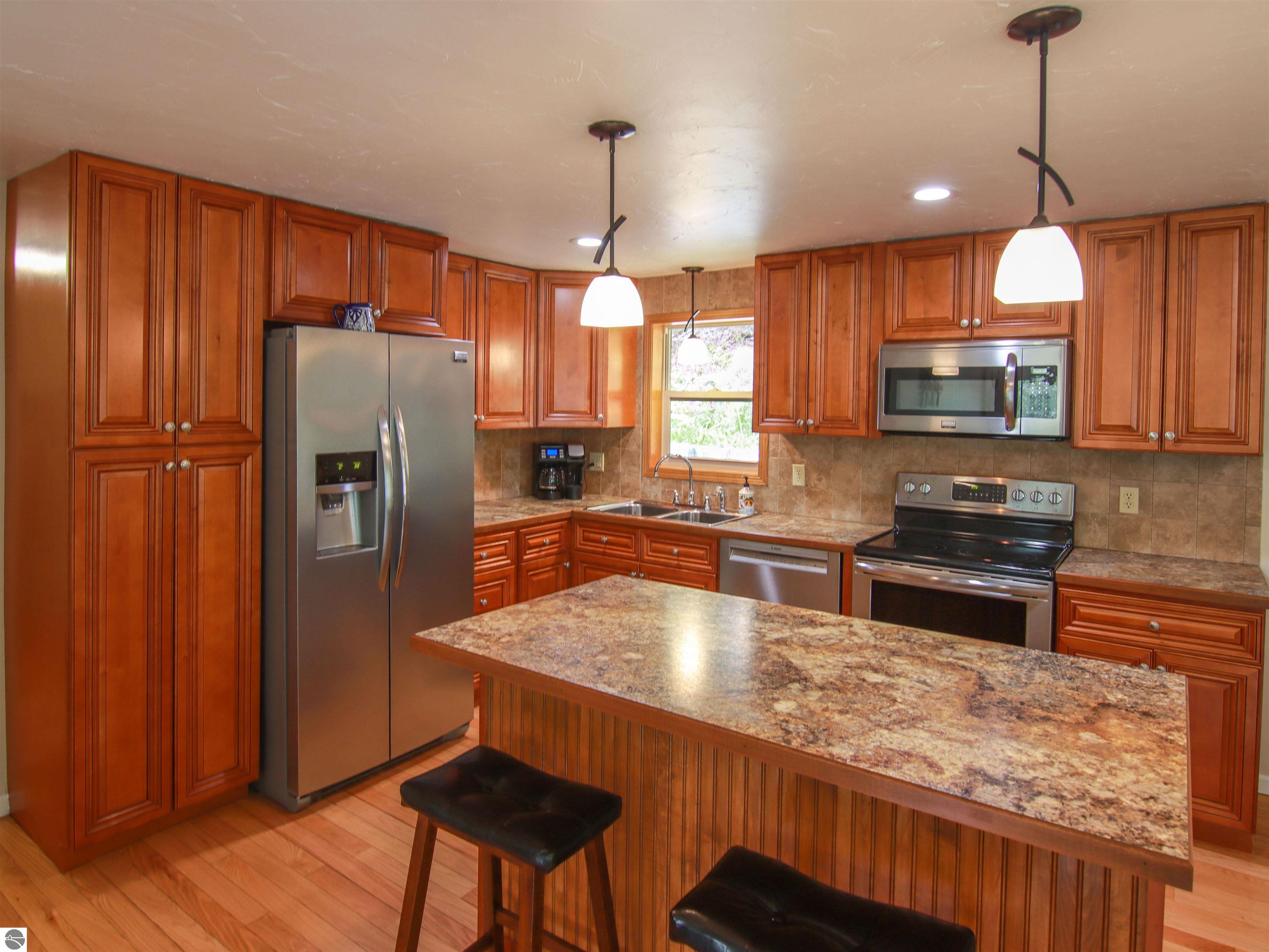 8086 Narrow Gauge Road