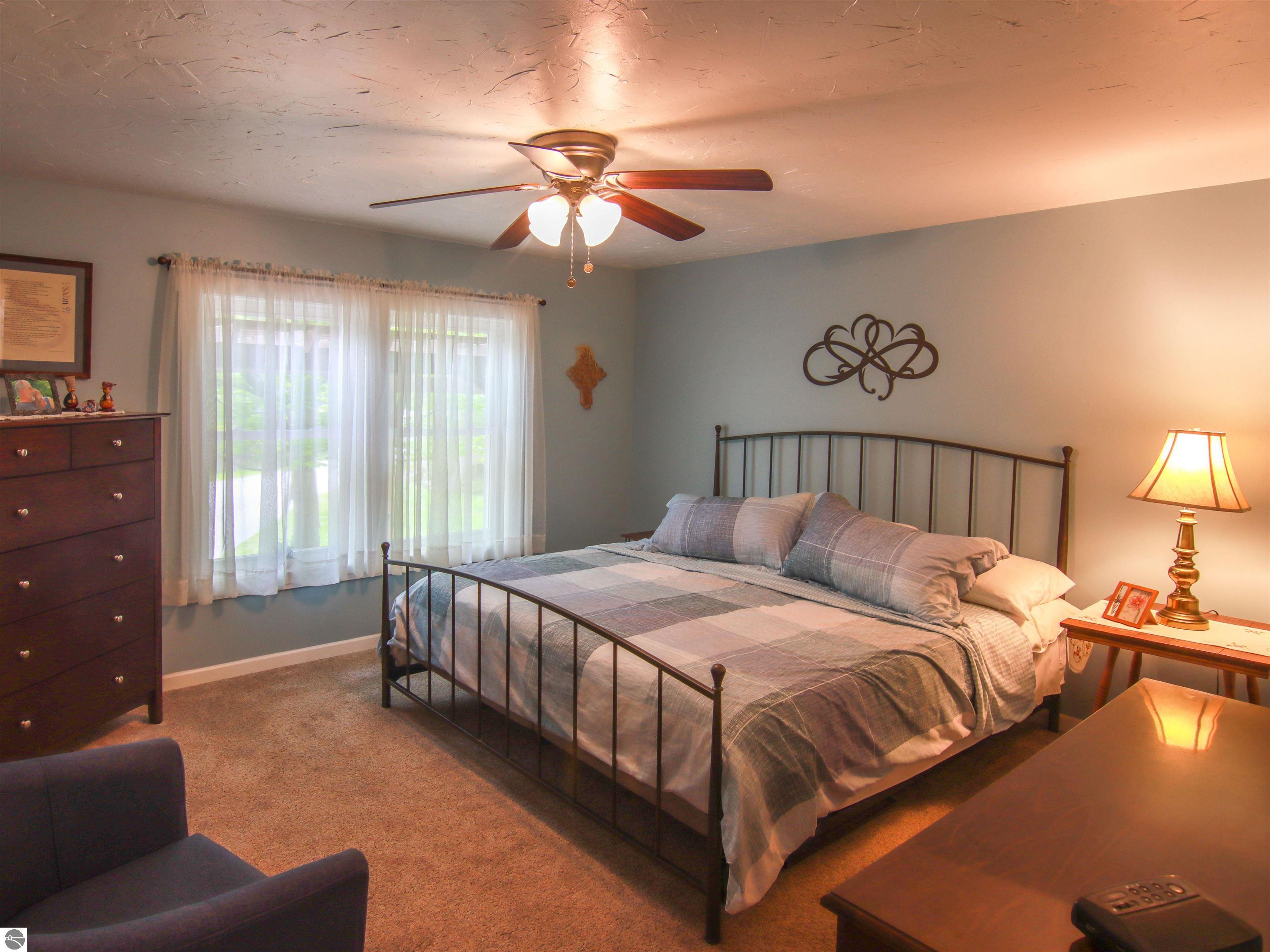 8086 Narrow Gauge Road