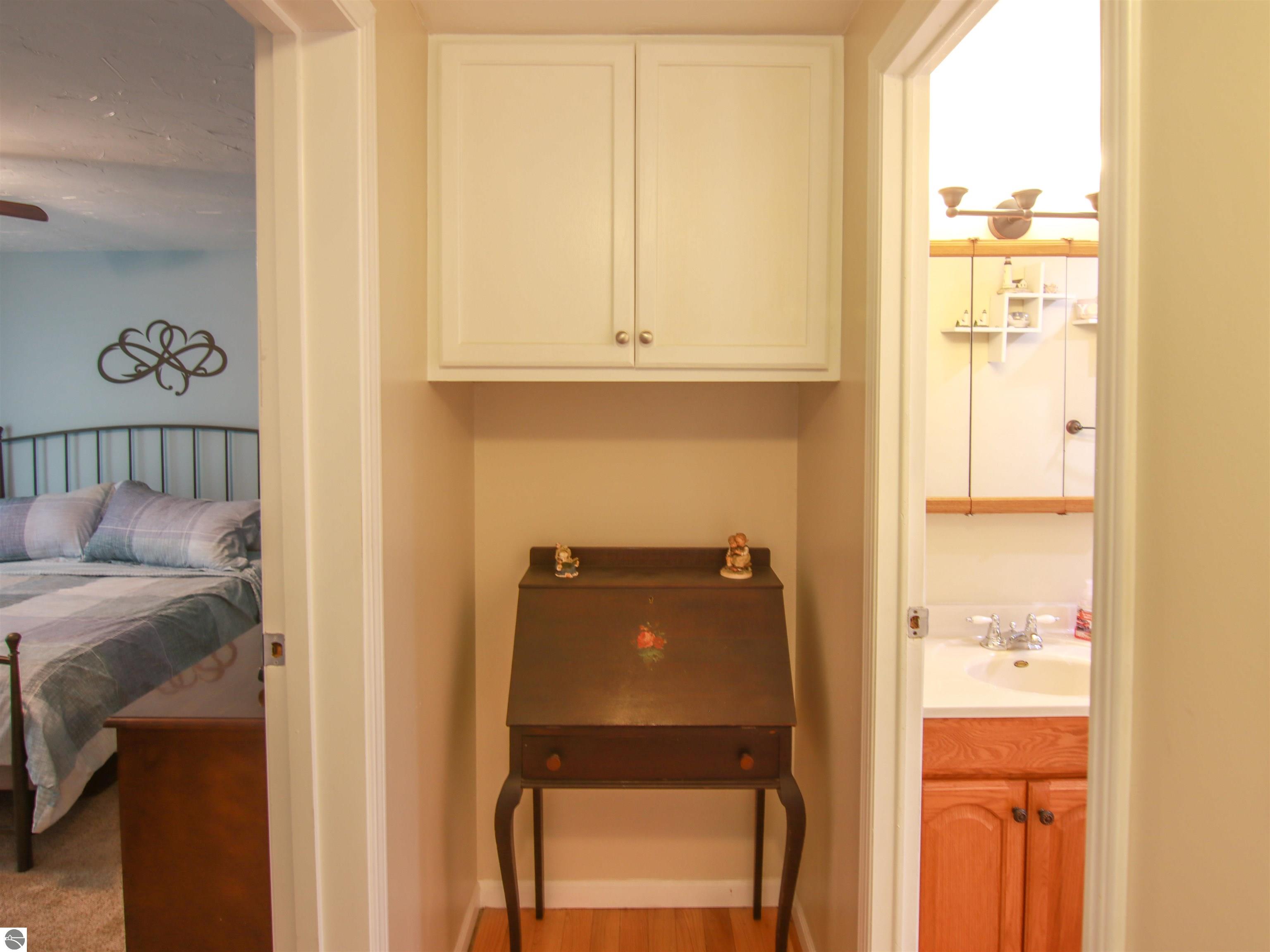 8086 Narrow Gauge Road