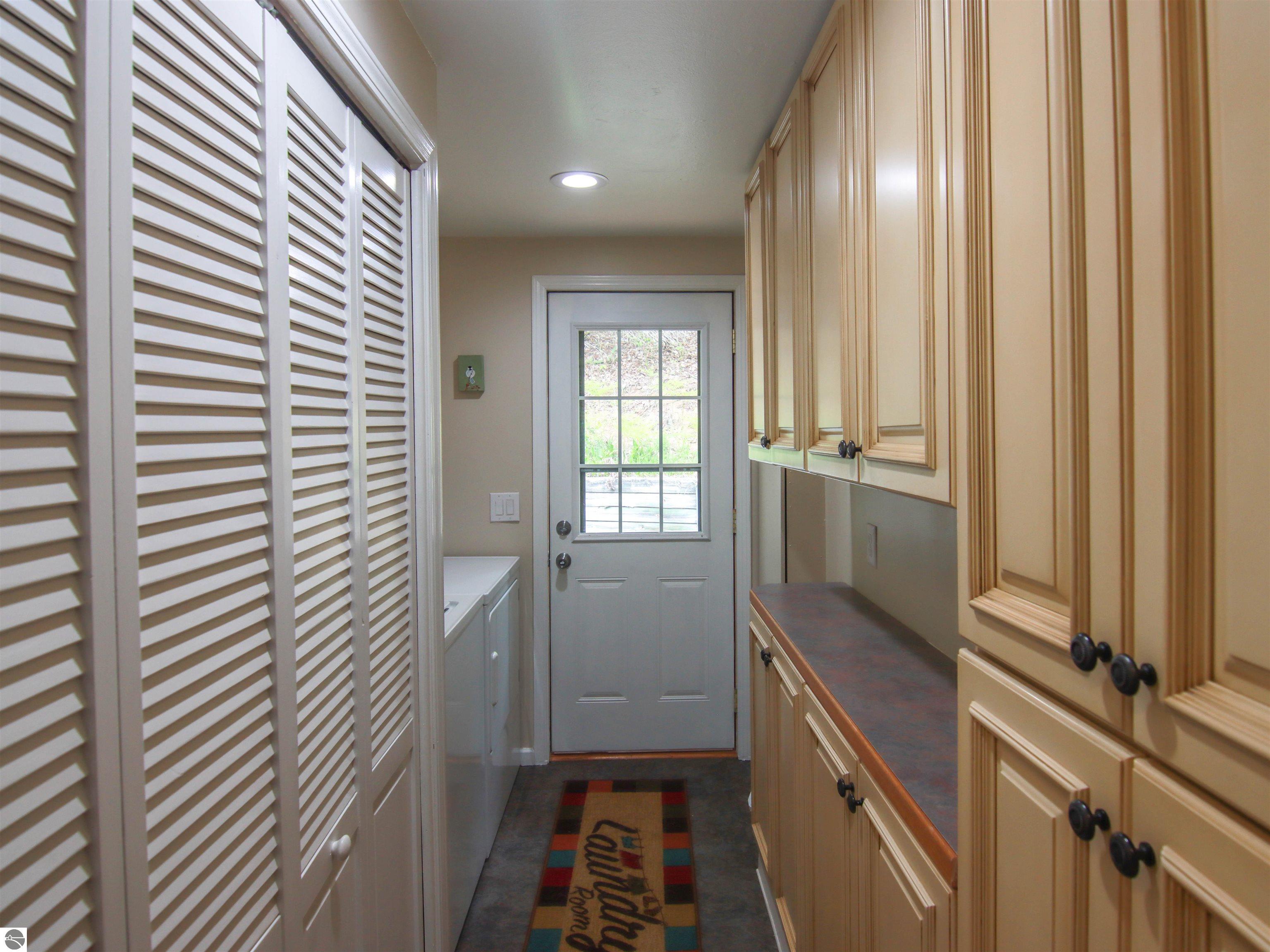 8086 Narrow Gauge Road