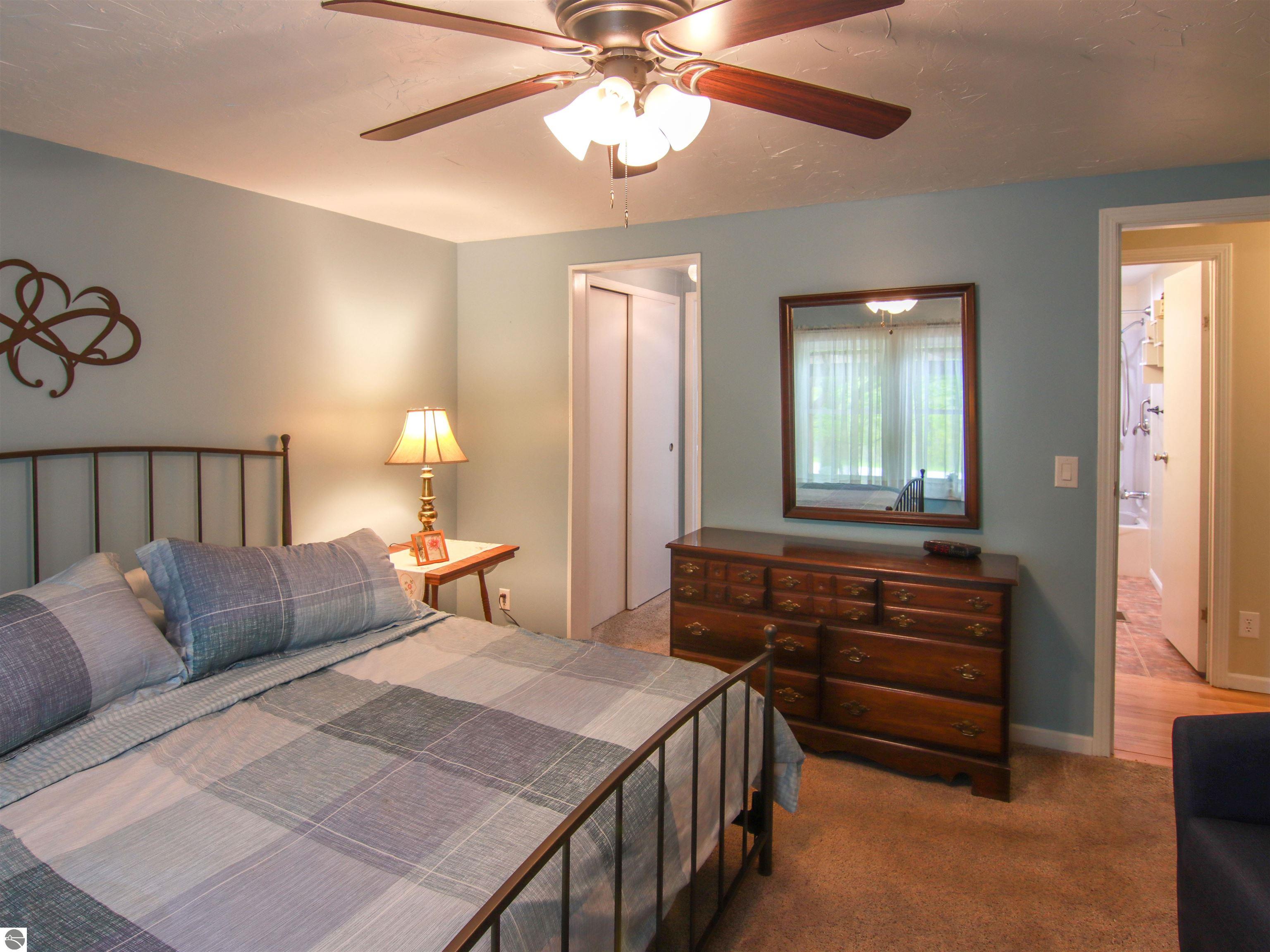 8086 Narrow Gauge Road