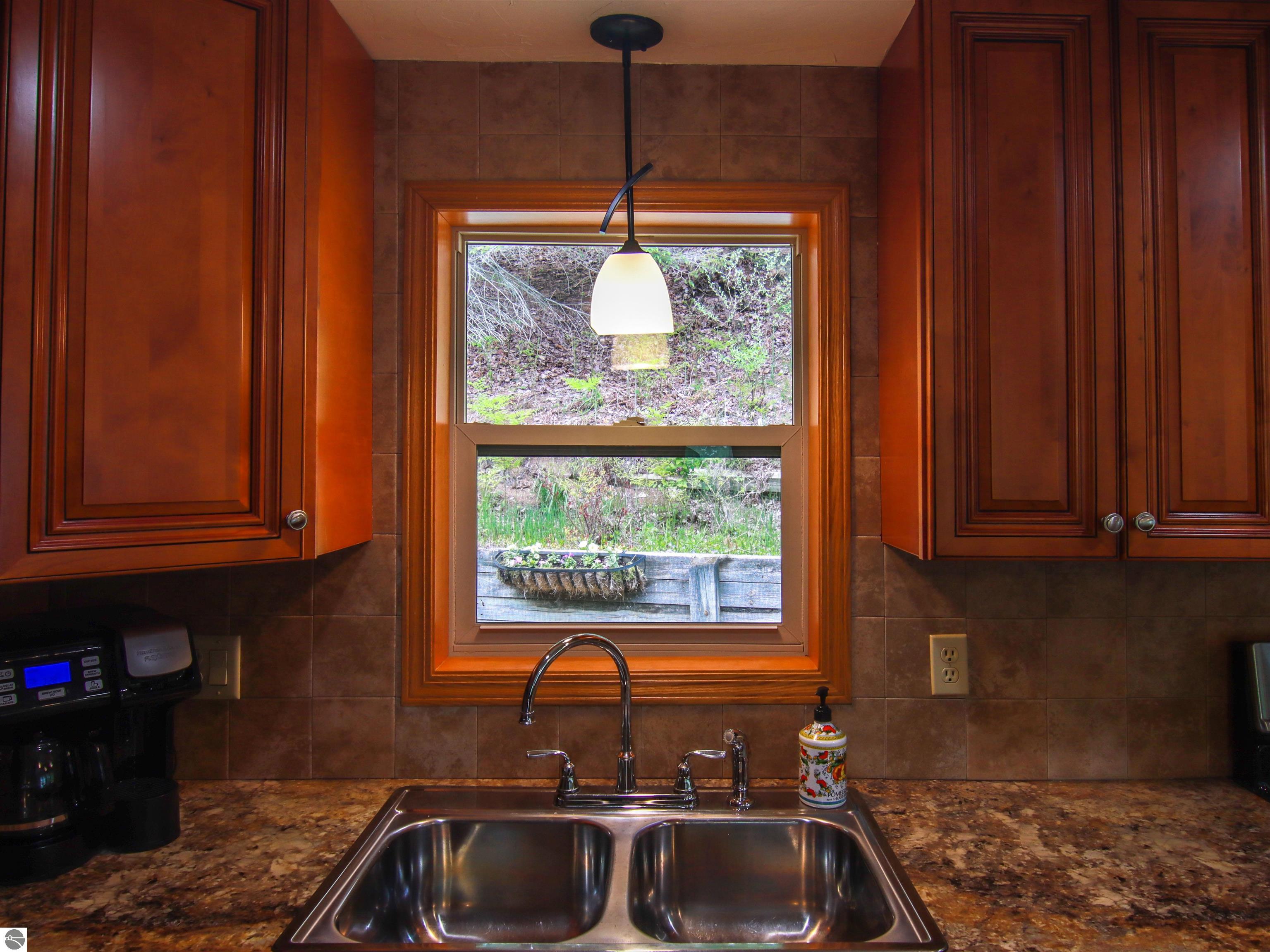 8086 Narrow Gauge Road