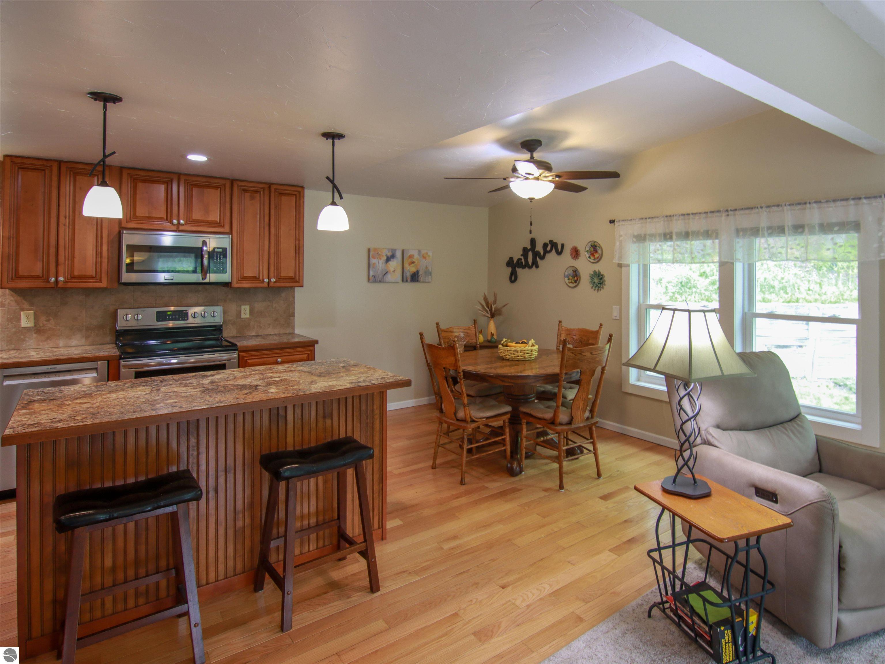 8086 Narrow Gauge Road