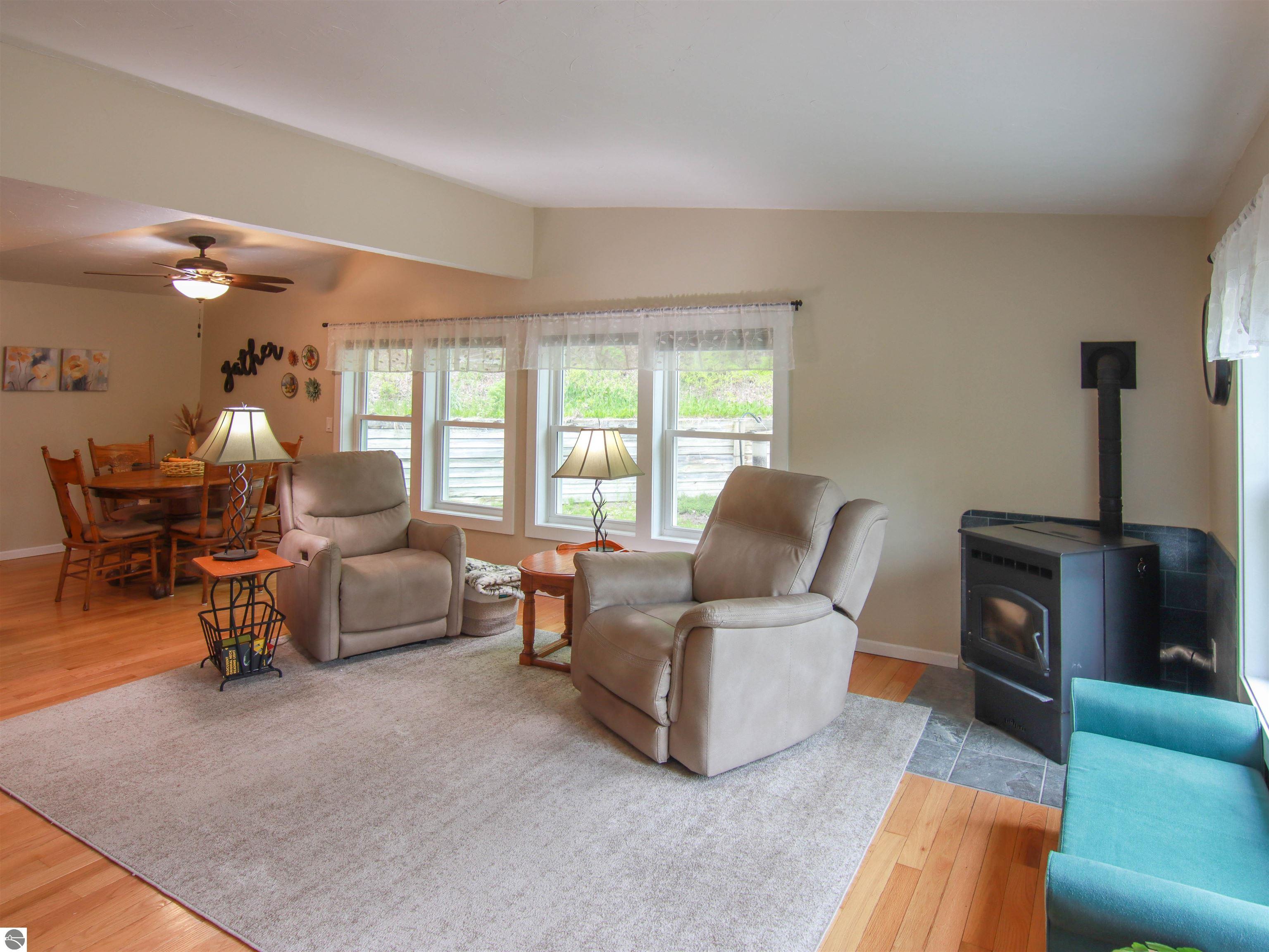 8086 Narrow Gauge Road