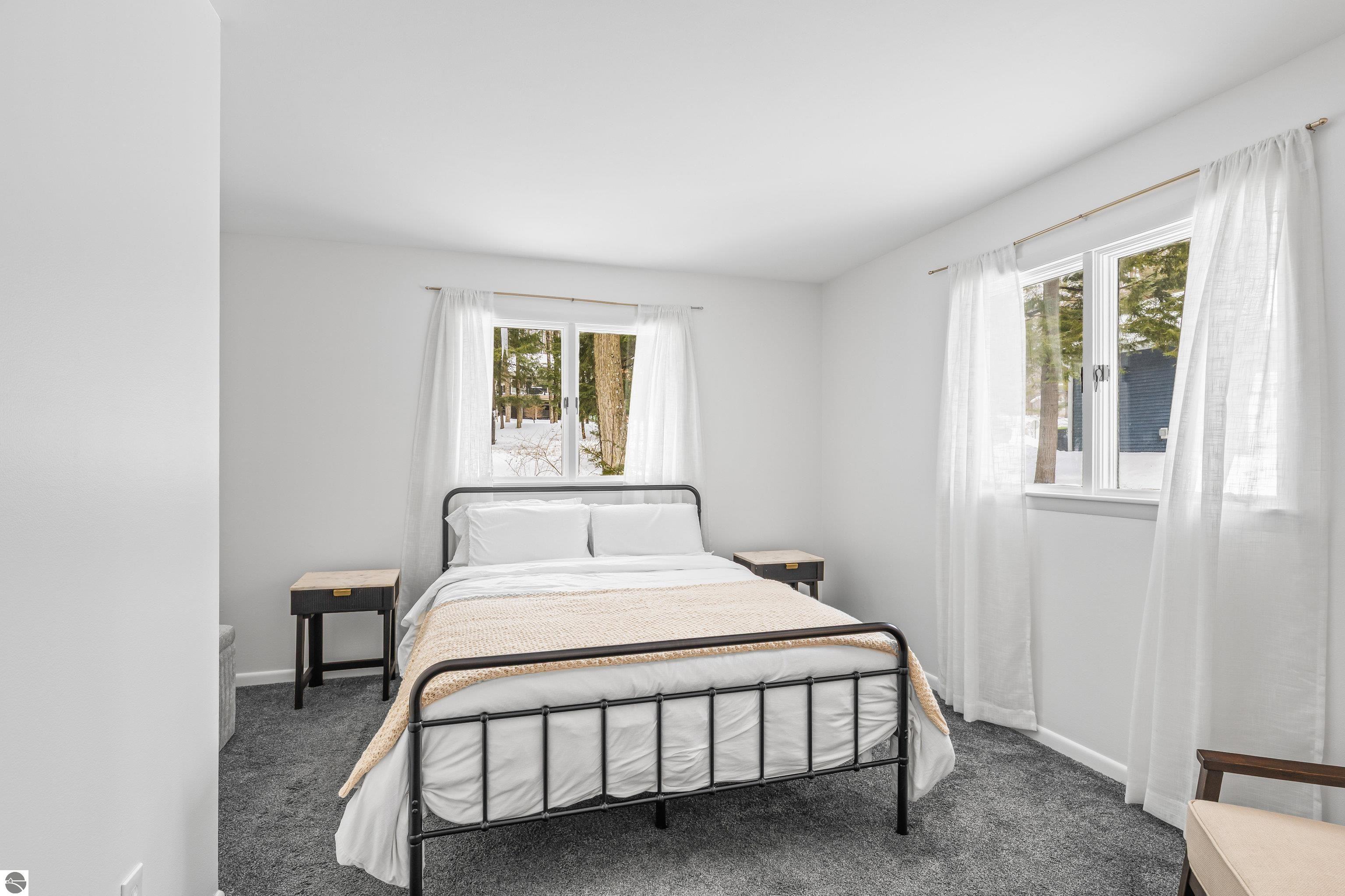 7560 Peaceful Valley Road