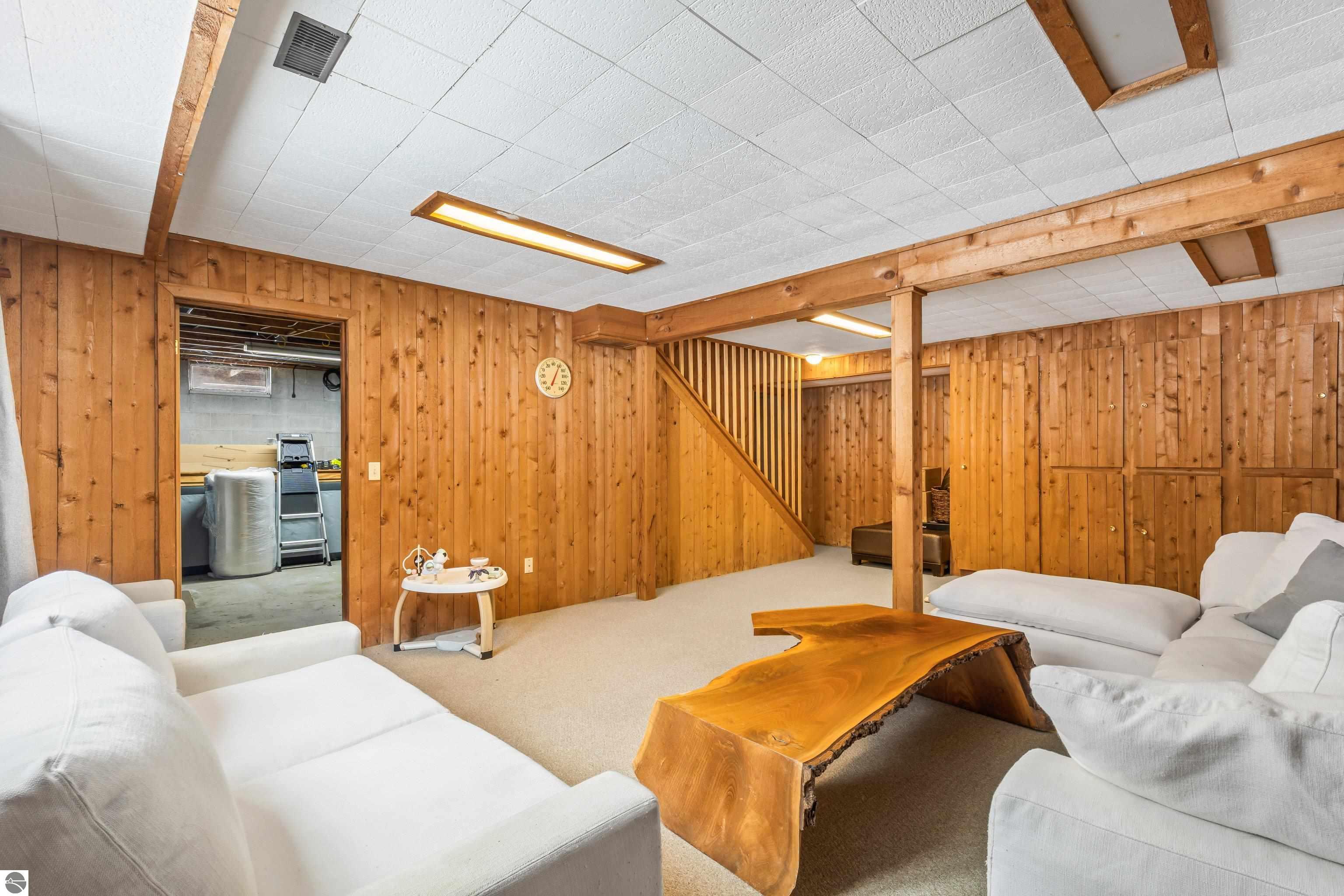 7560 Peaceful Valley Road