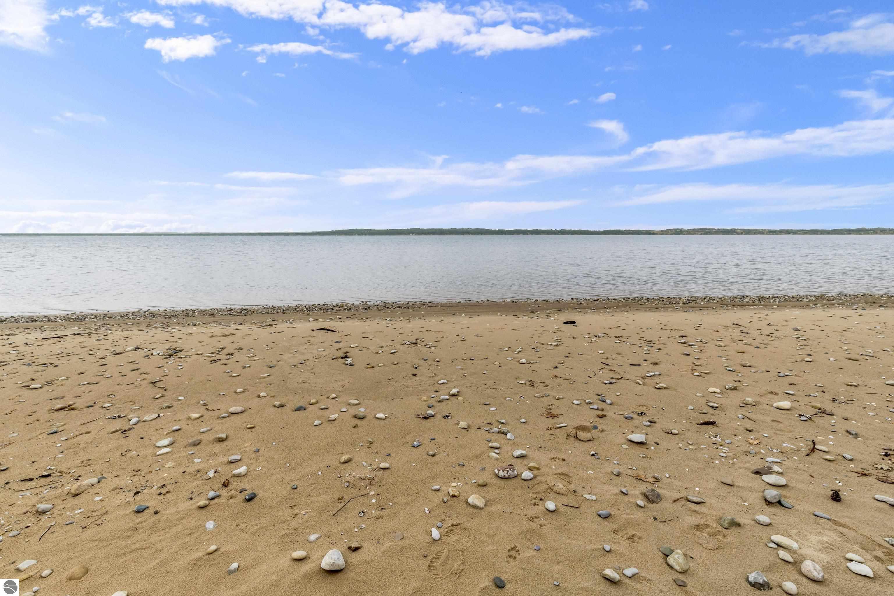 7560 Peaceful Valley Road