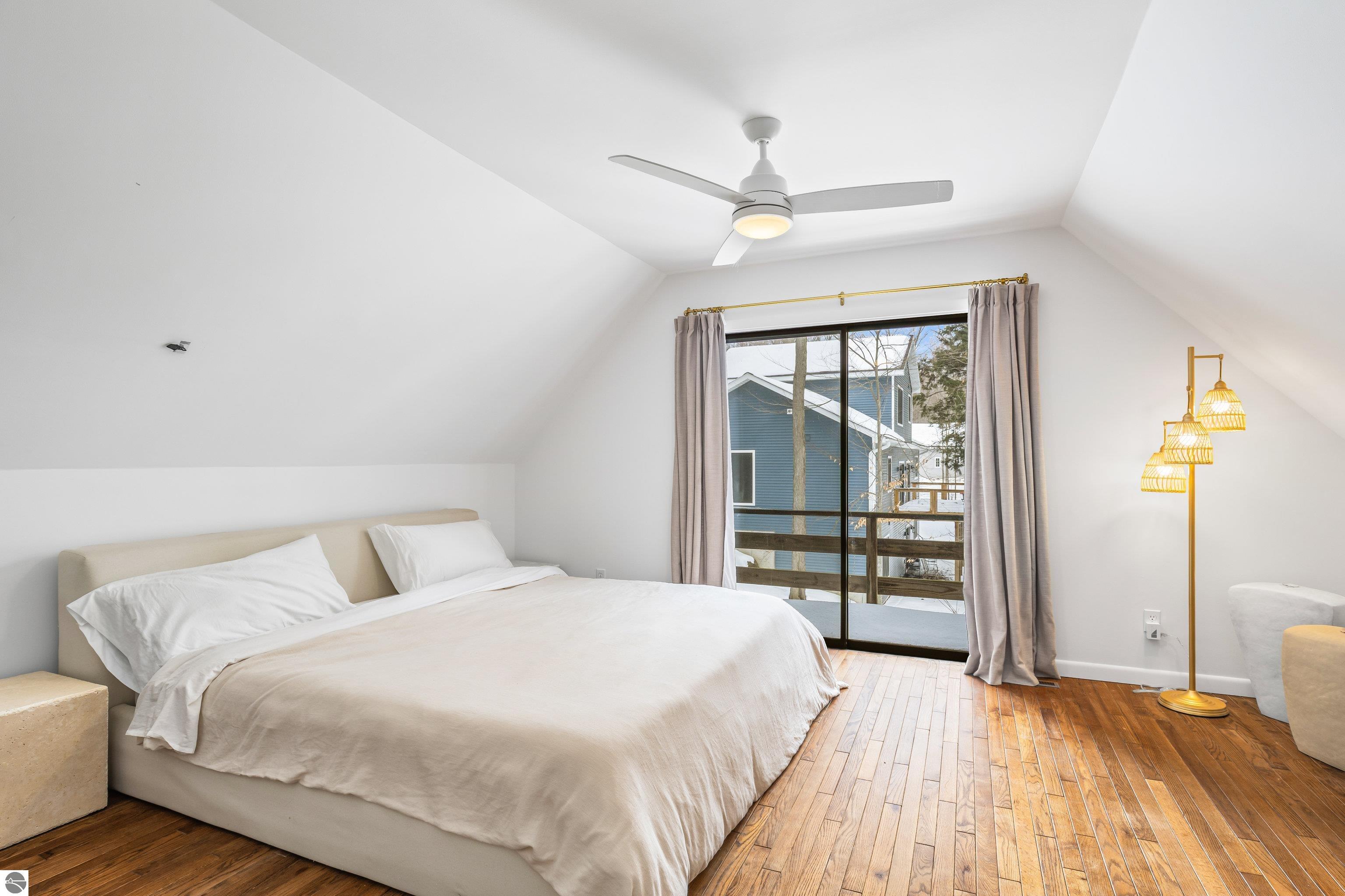 7560 Peaceful Valley Road