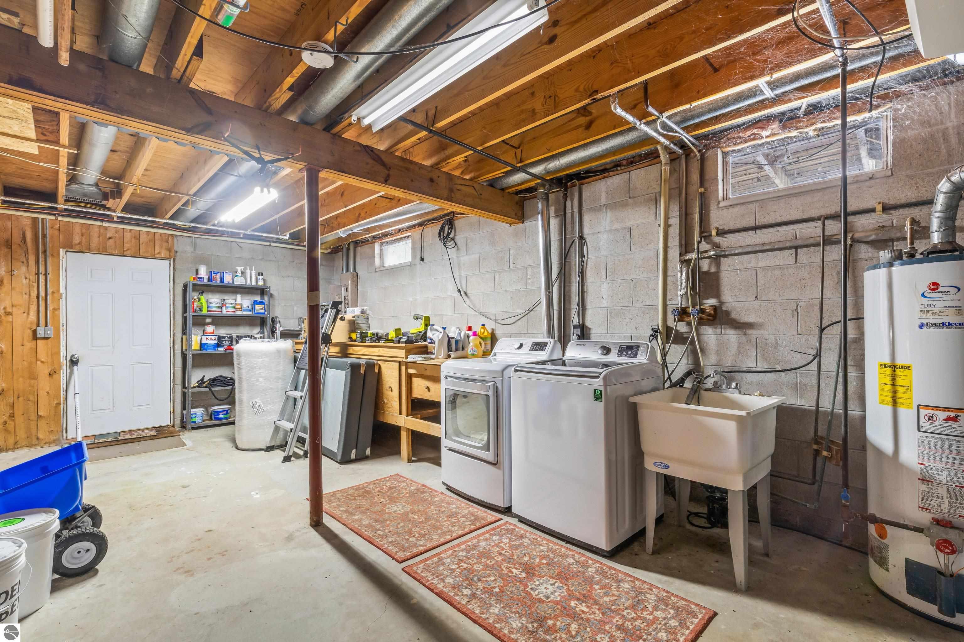 7560 Peaceful Valley Road