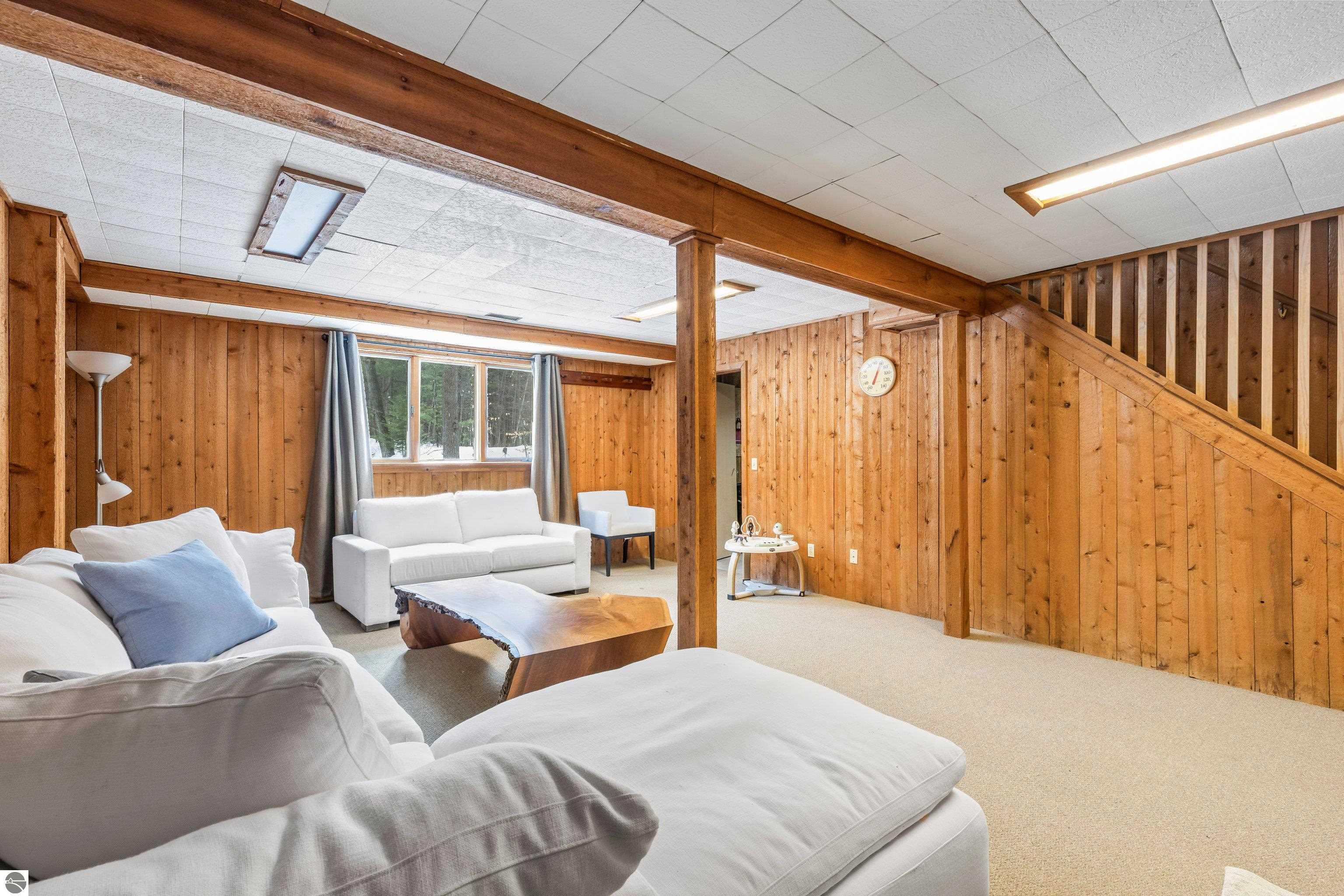 7560 Peaceful Valley Road