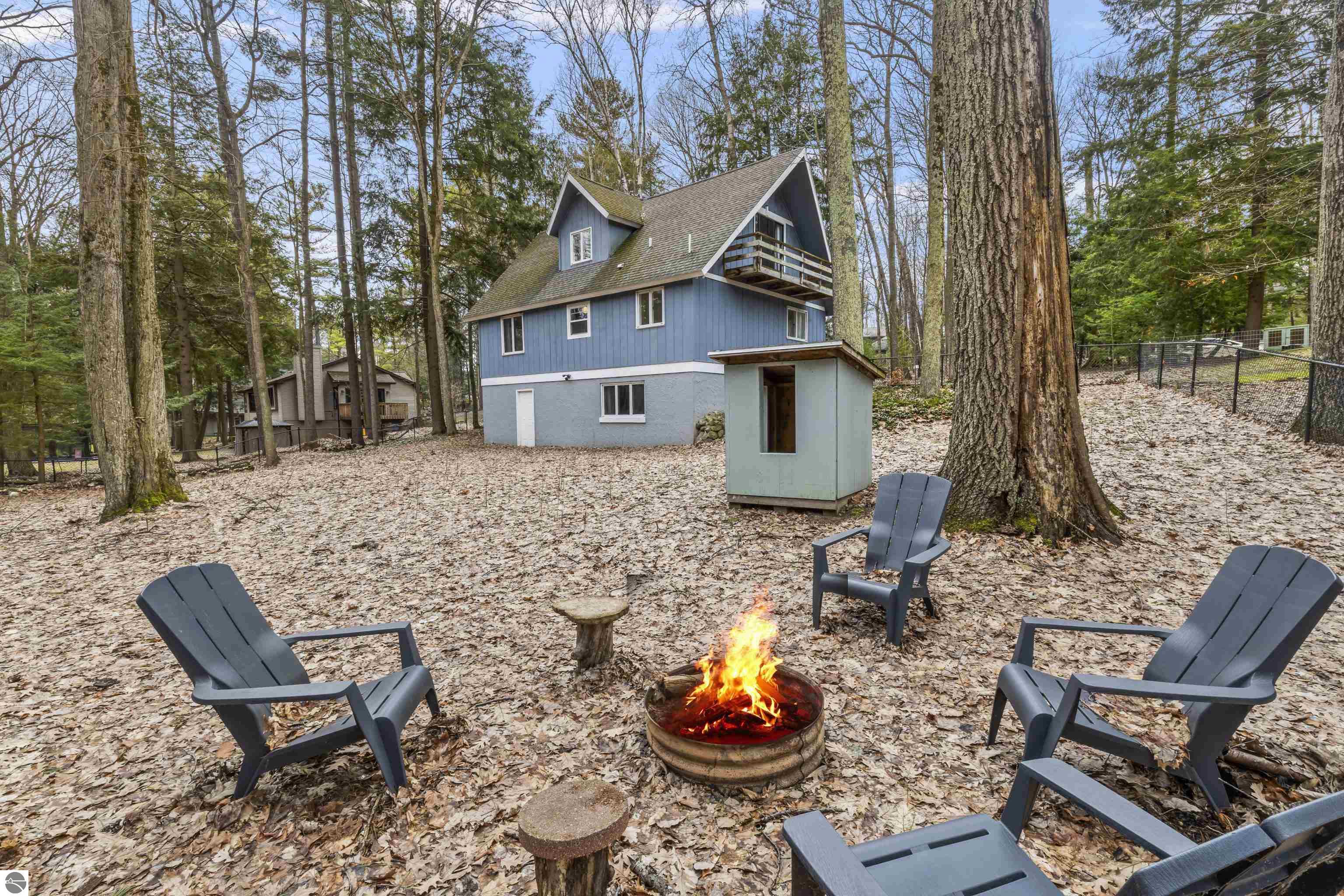 7560 Peaceful Valley Road