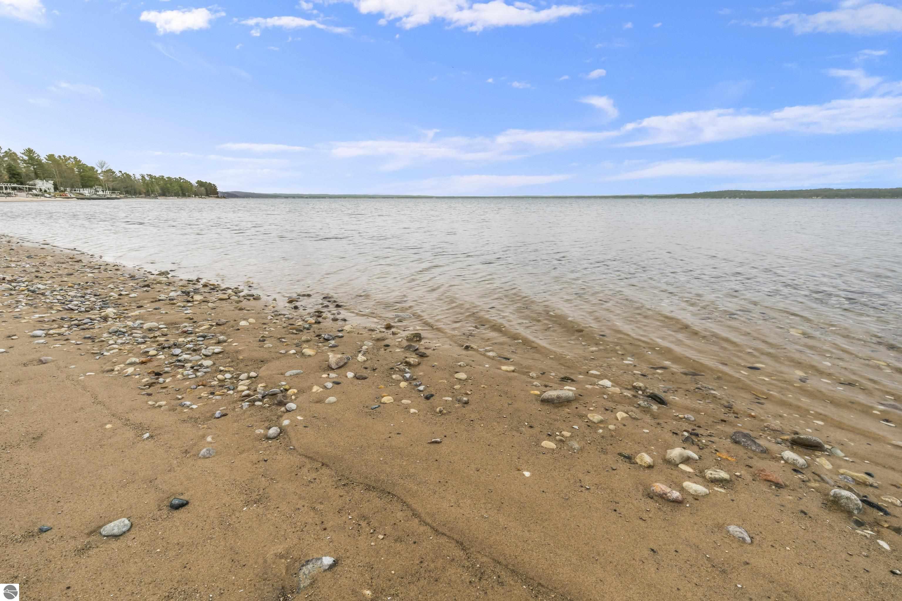 7560 Peaceful Valley Road