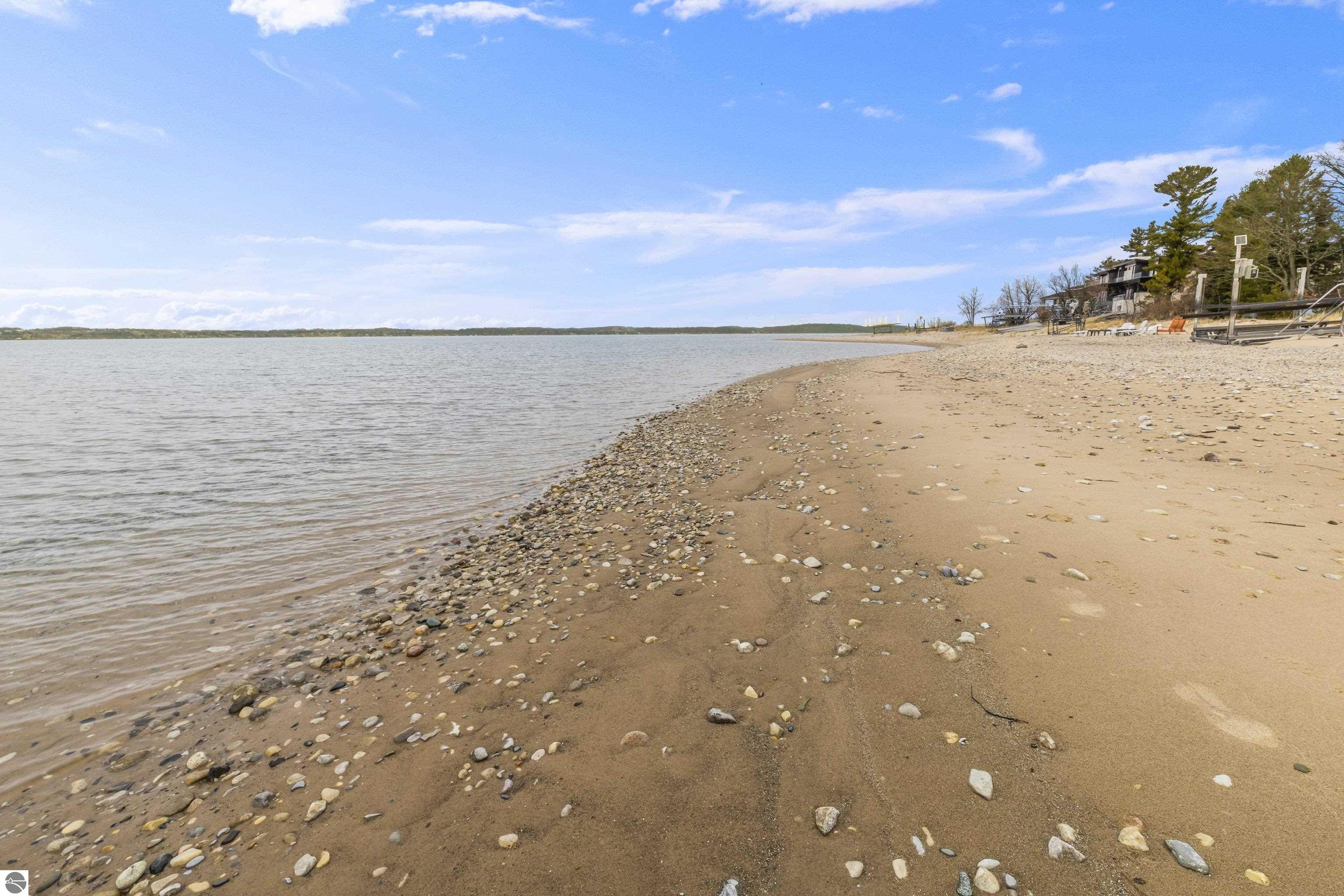 7560 Peaceful Valley Road