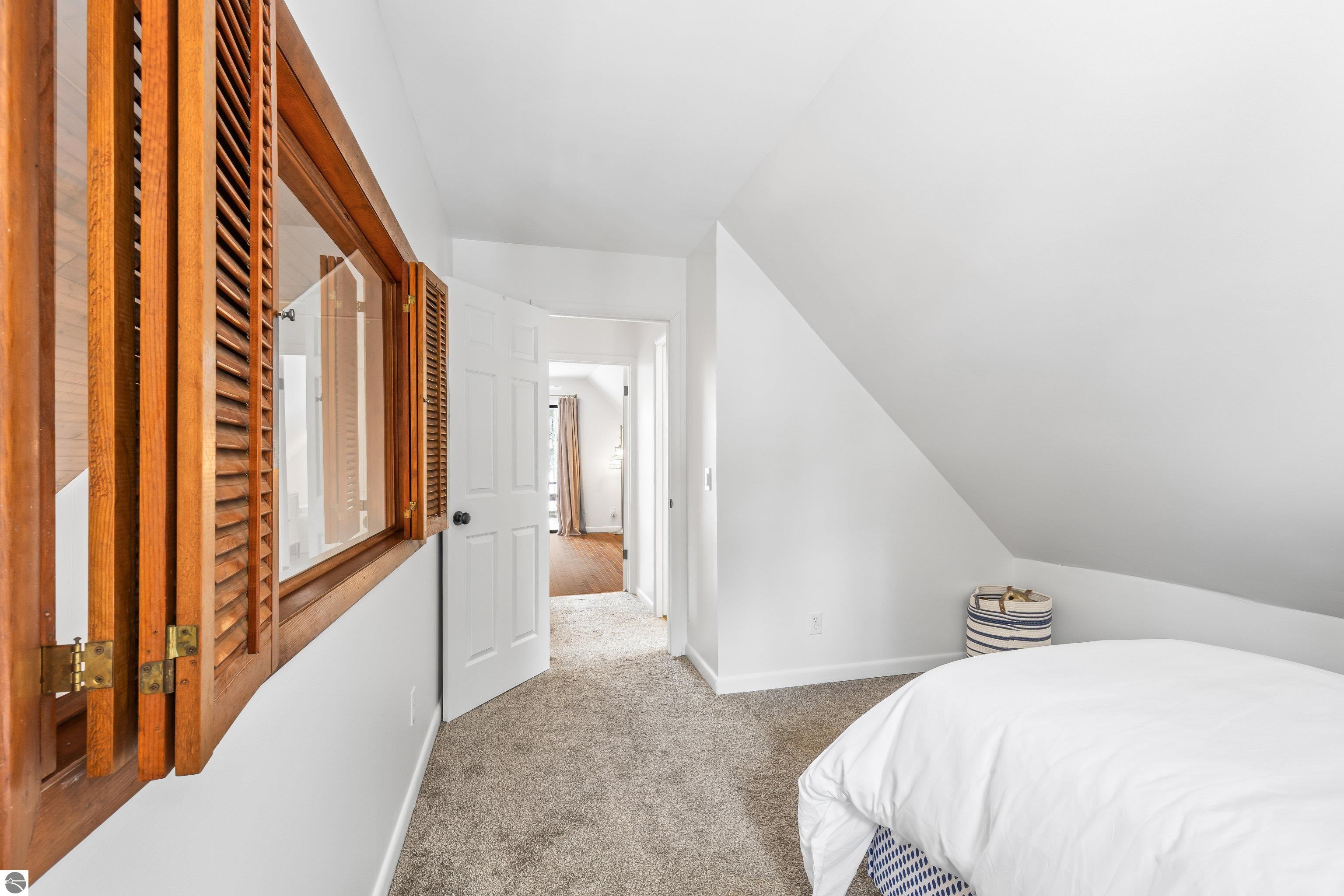 7560 Peaceful Valley Road