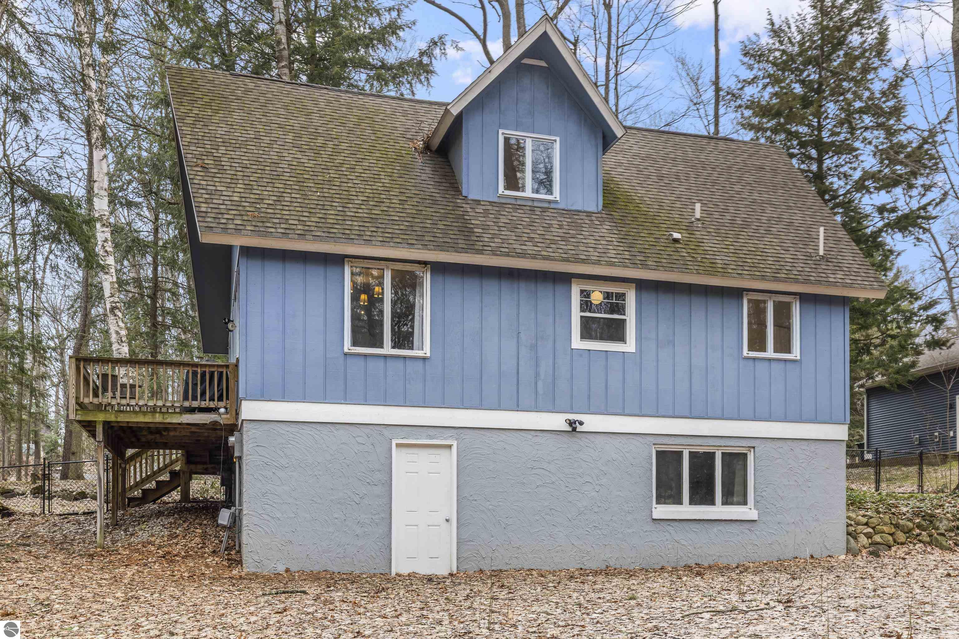 7560 Peaceful Valley Road