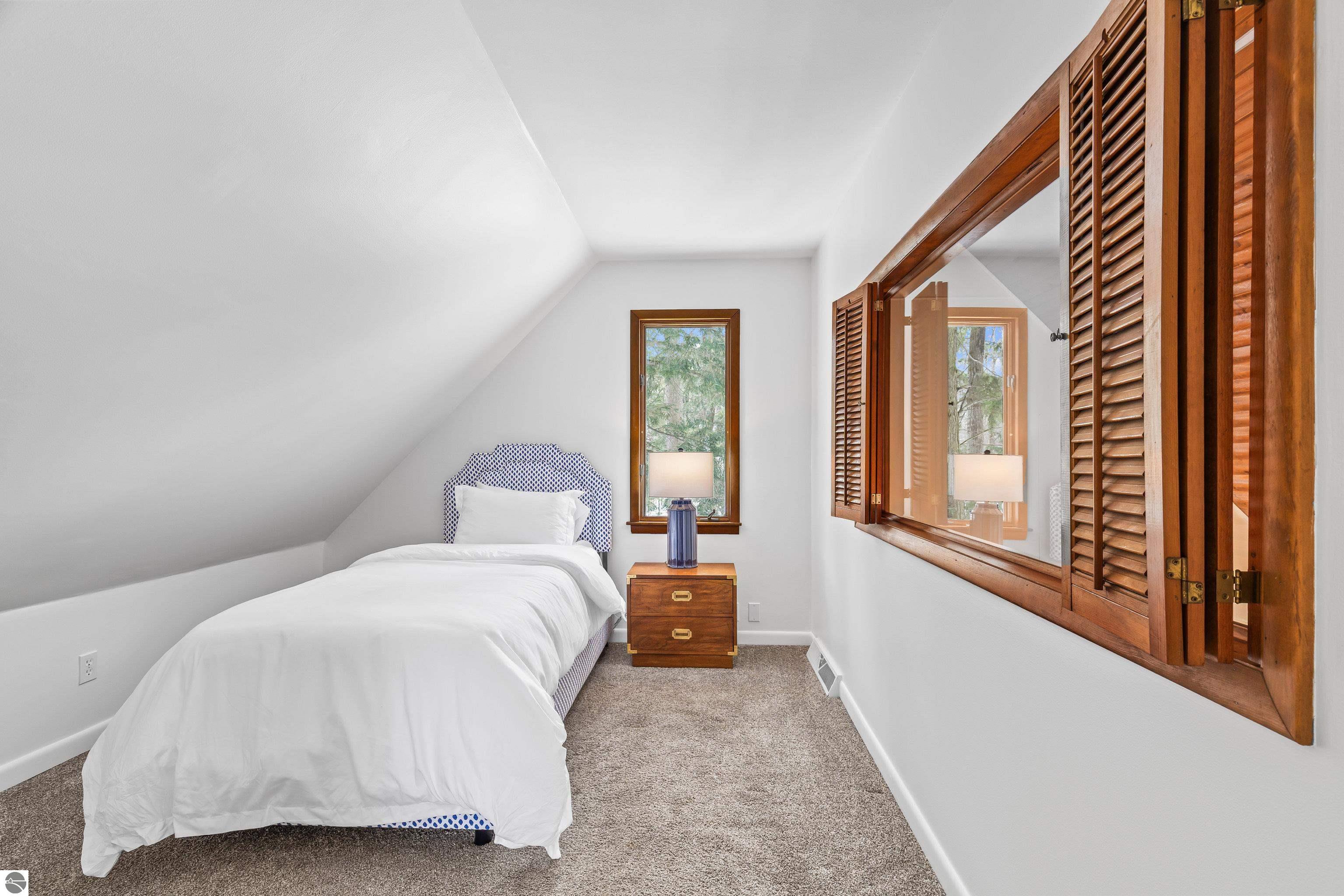 7560 Peaceful Valley Road