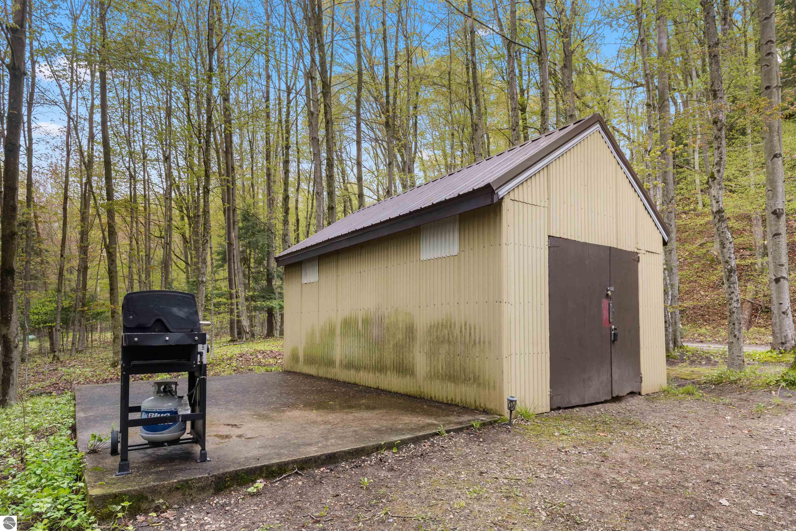 3513 River Road