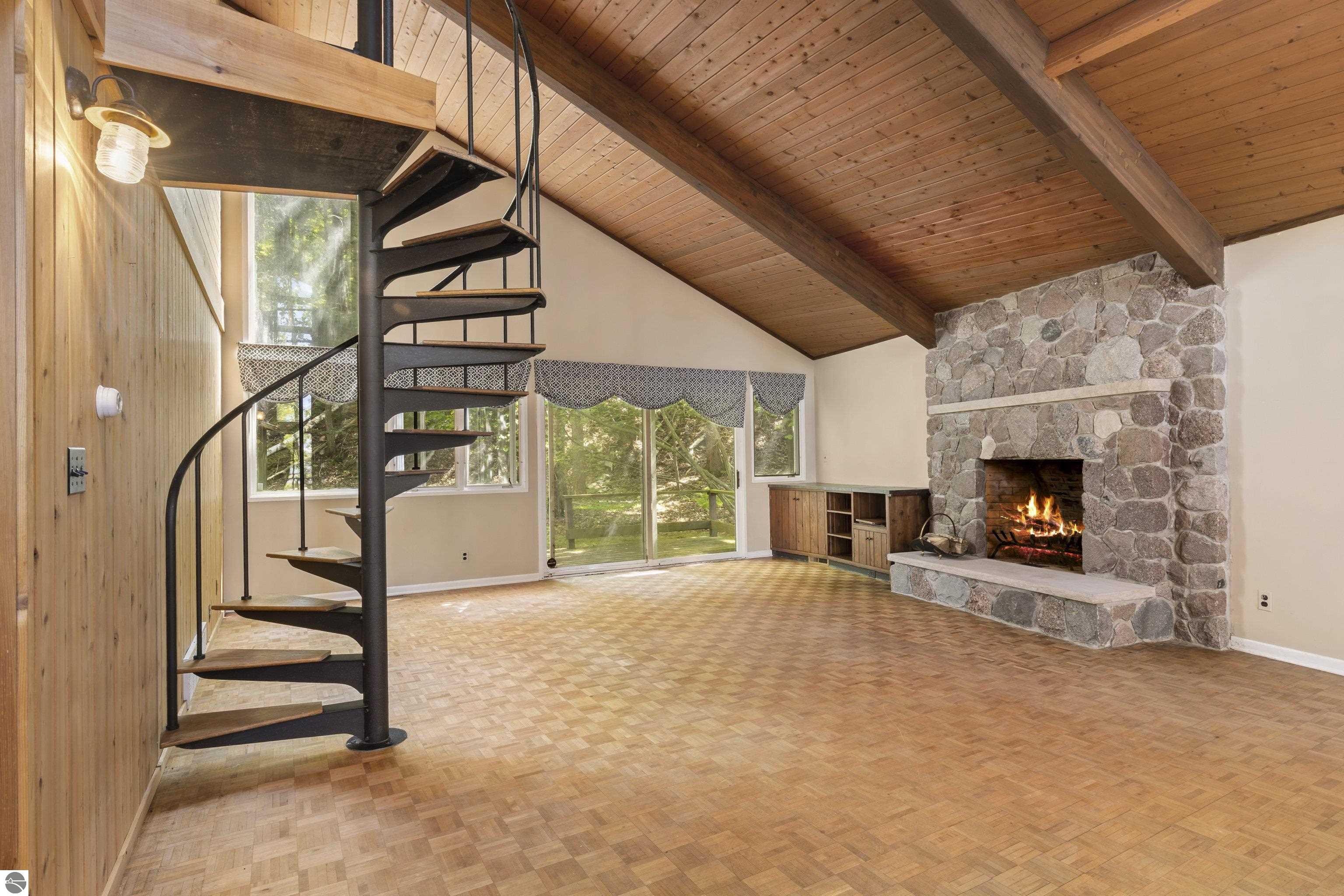 1313 E South Shore Drive