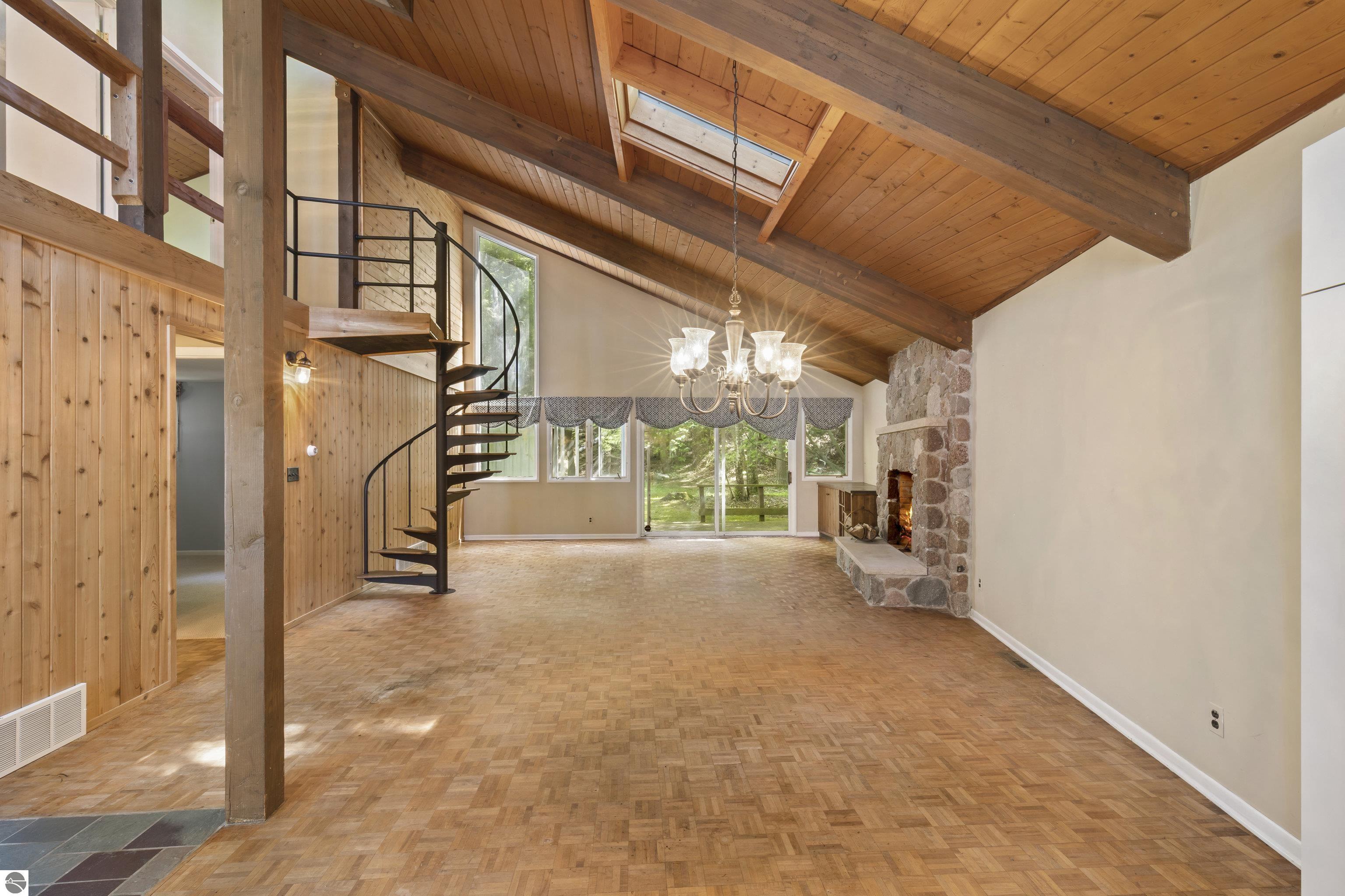 1313 E South Shore Drive