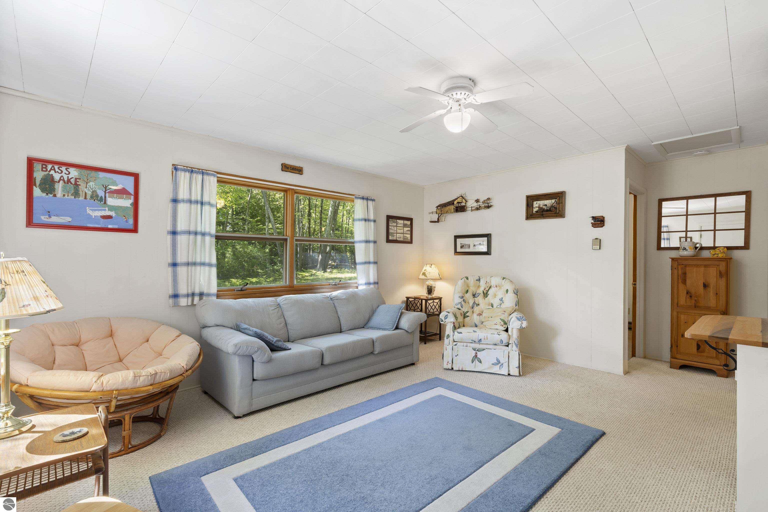 5328 Birch Trail