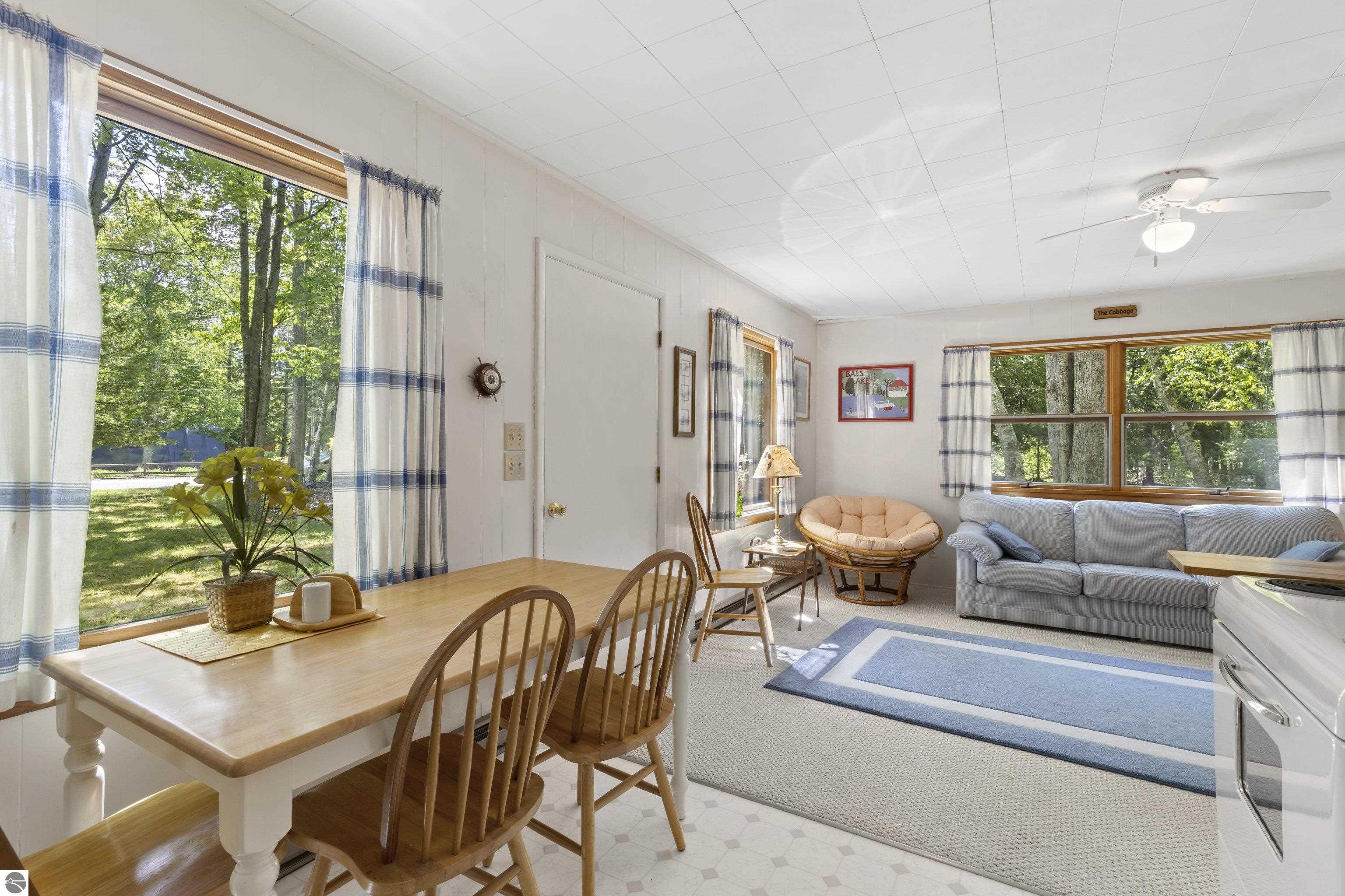 5328 Birch Trail