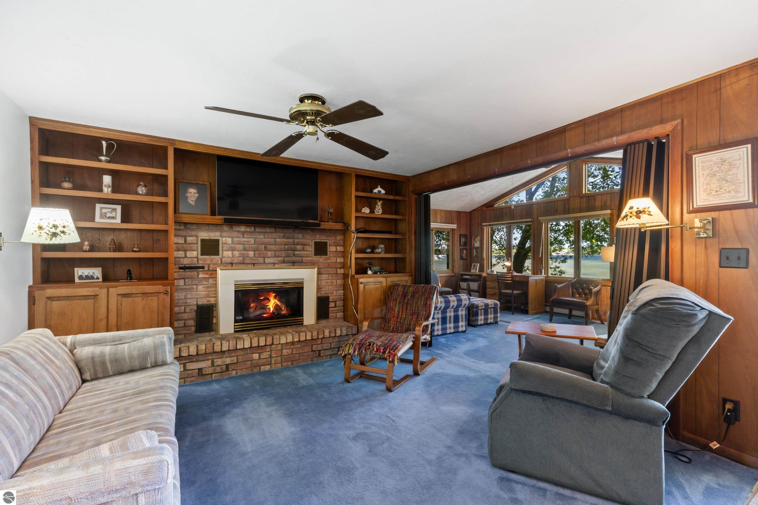 4871 Lakeview Drive