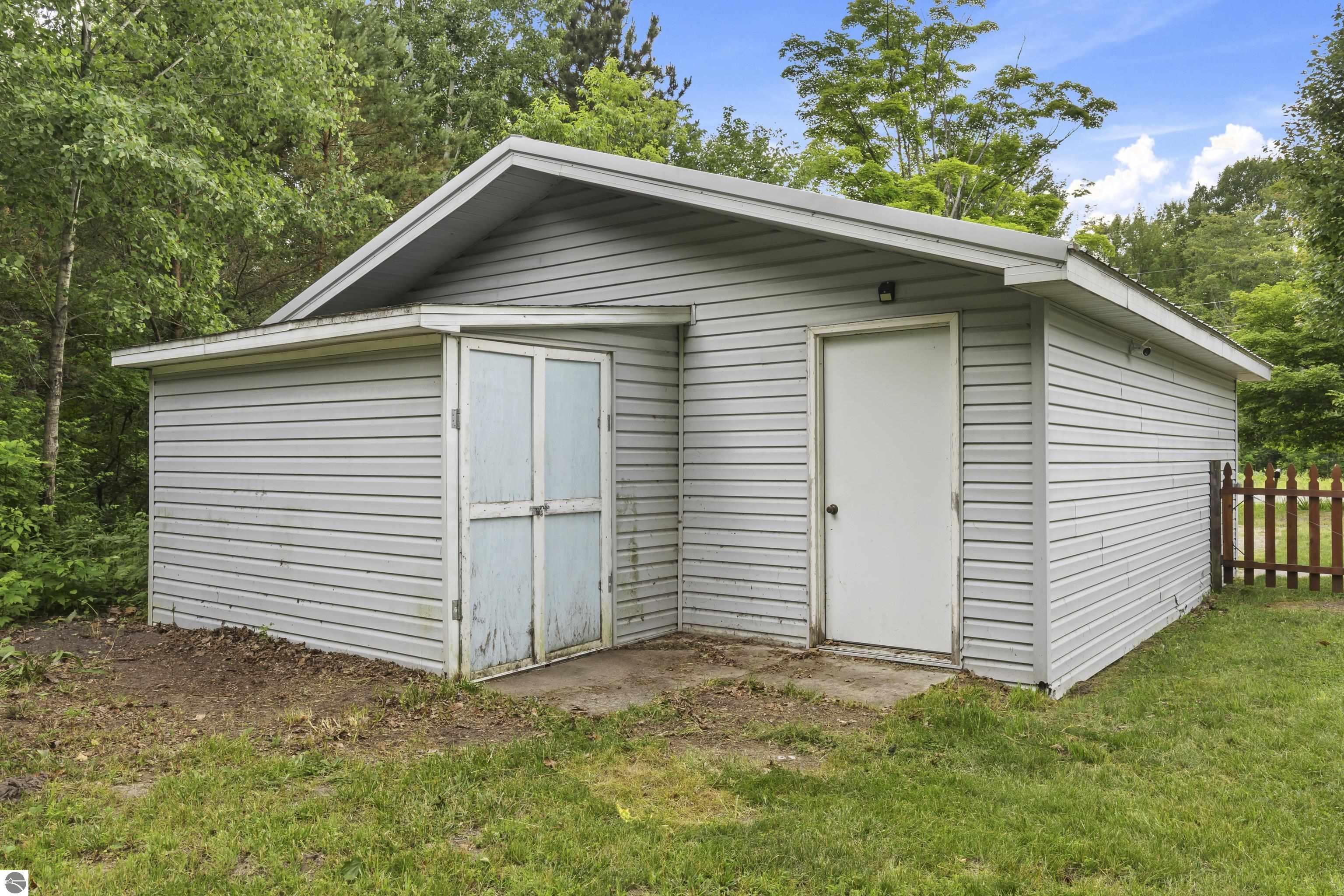 3839 Wallaker Road