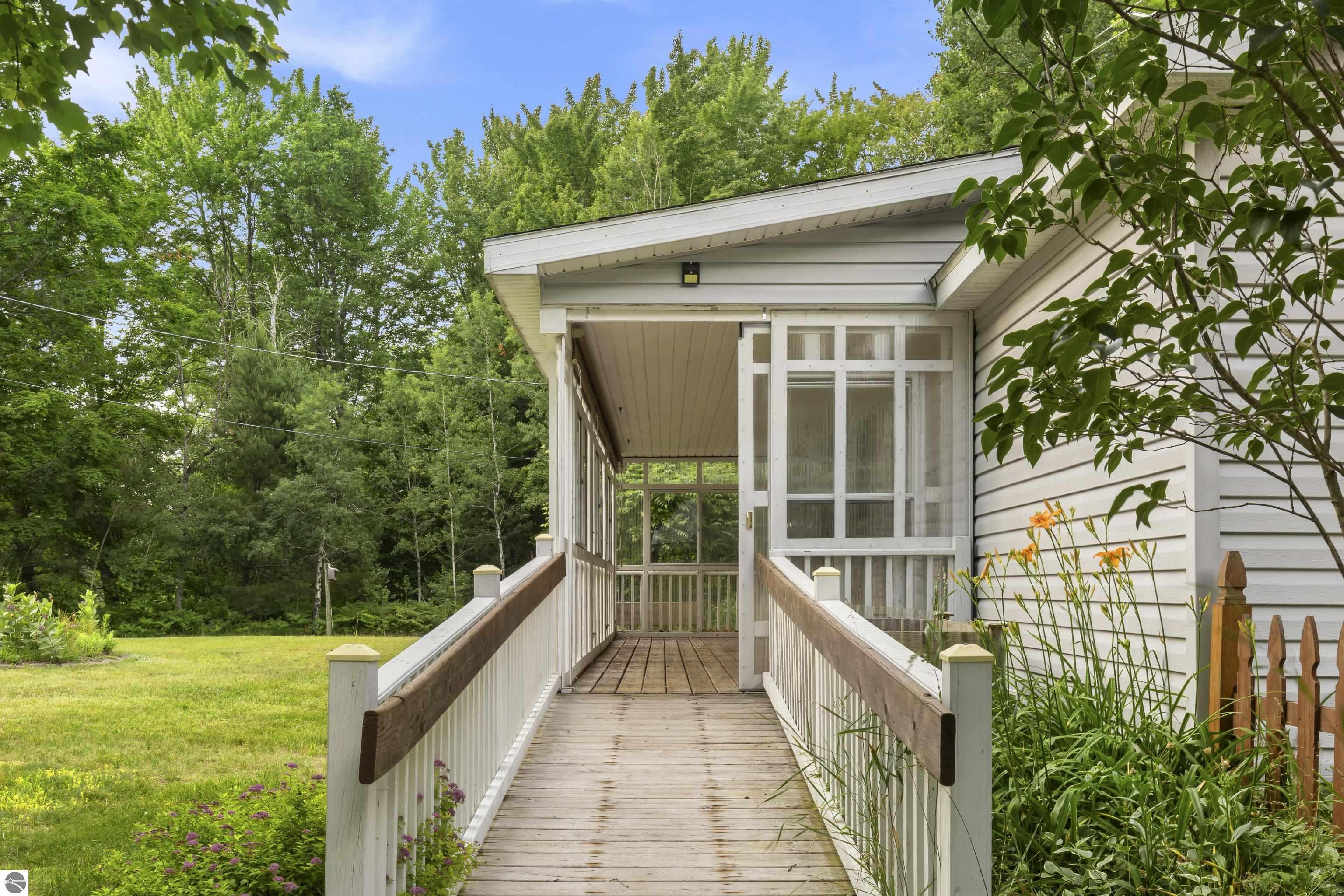 3839 Wallaker Road