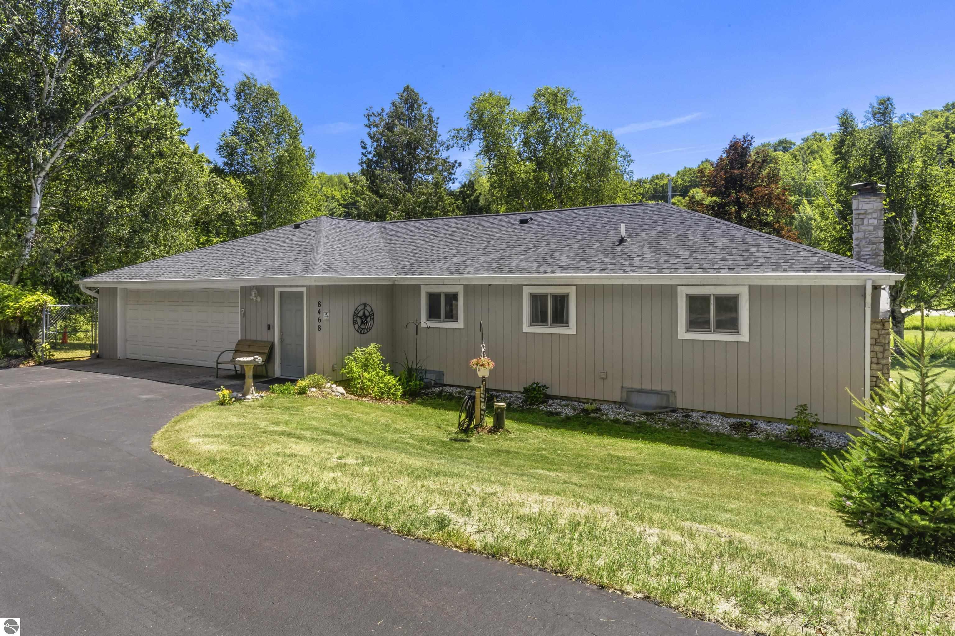 8468 Narrow Gauge Road