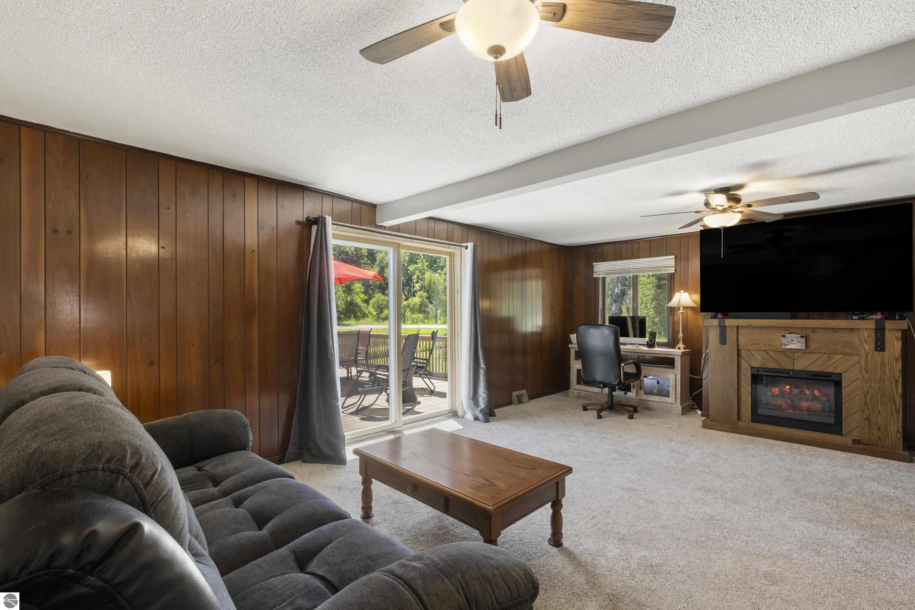 8468 Narrow Gauge Road