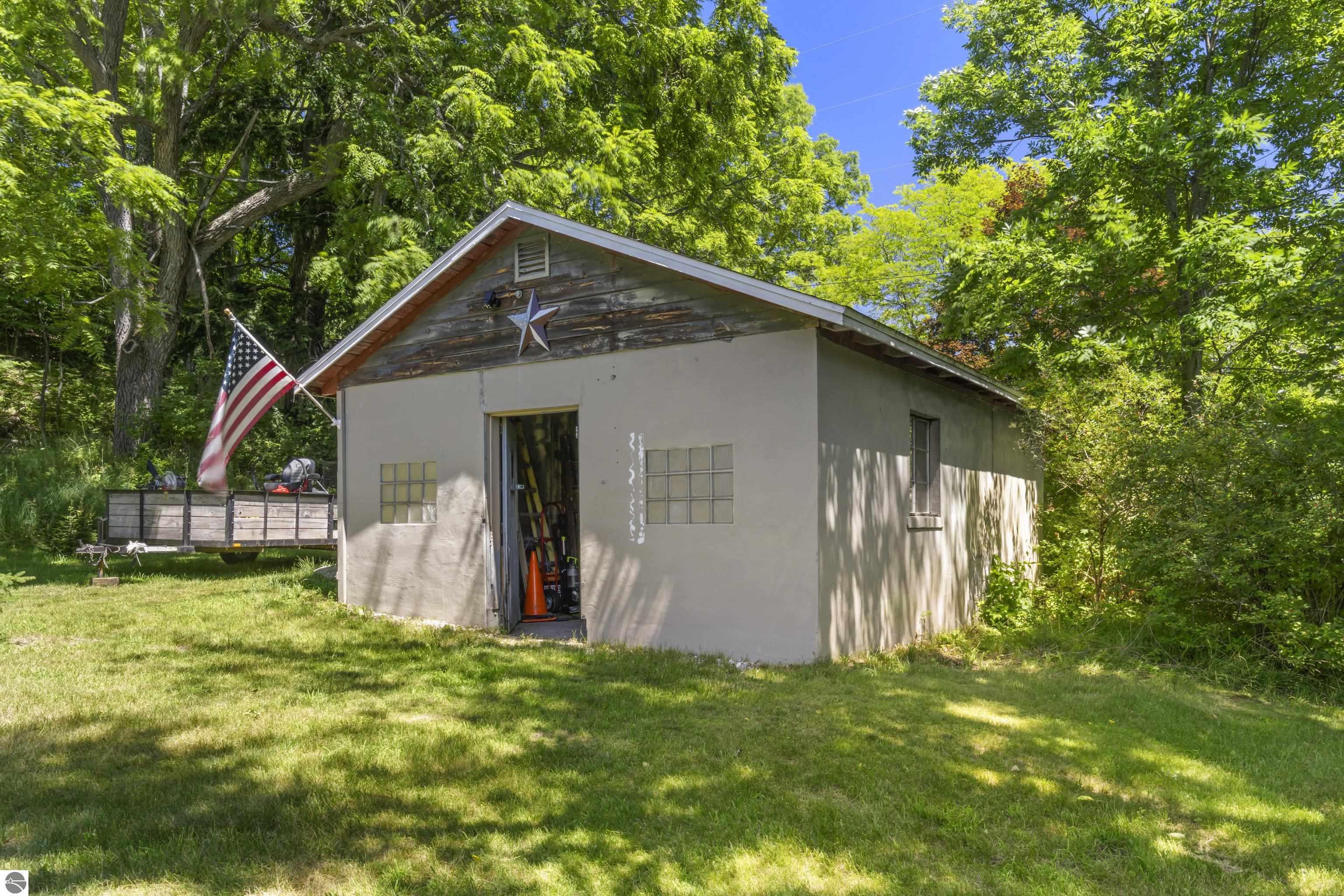 8468 Narrow Gauge Road