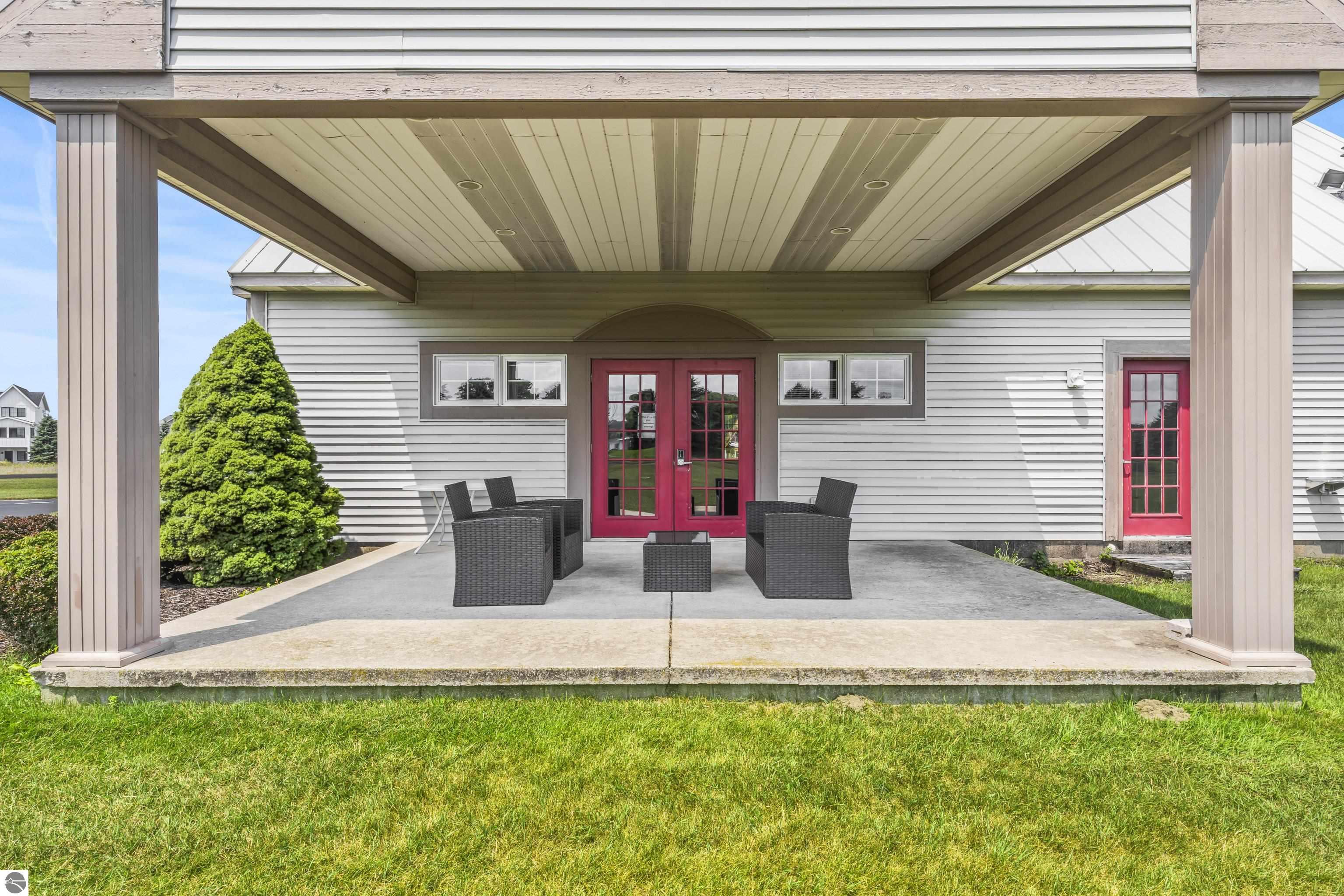 3316 Lakeland Drive