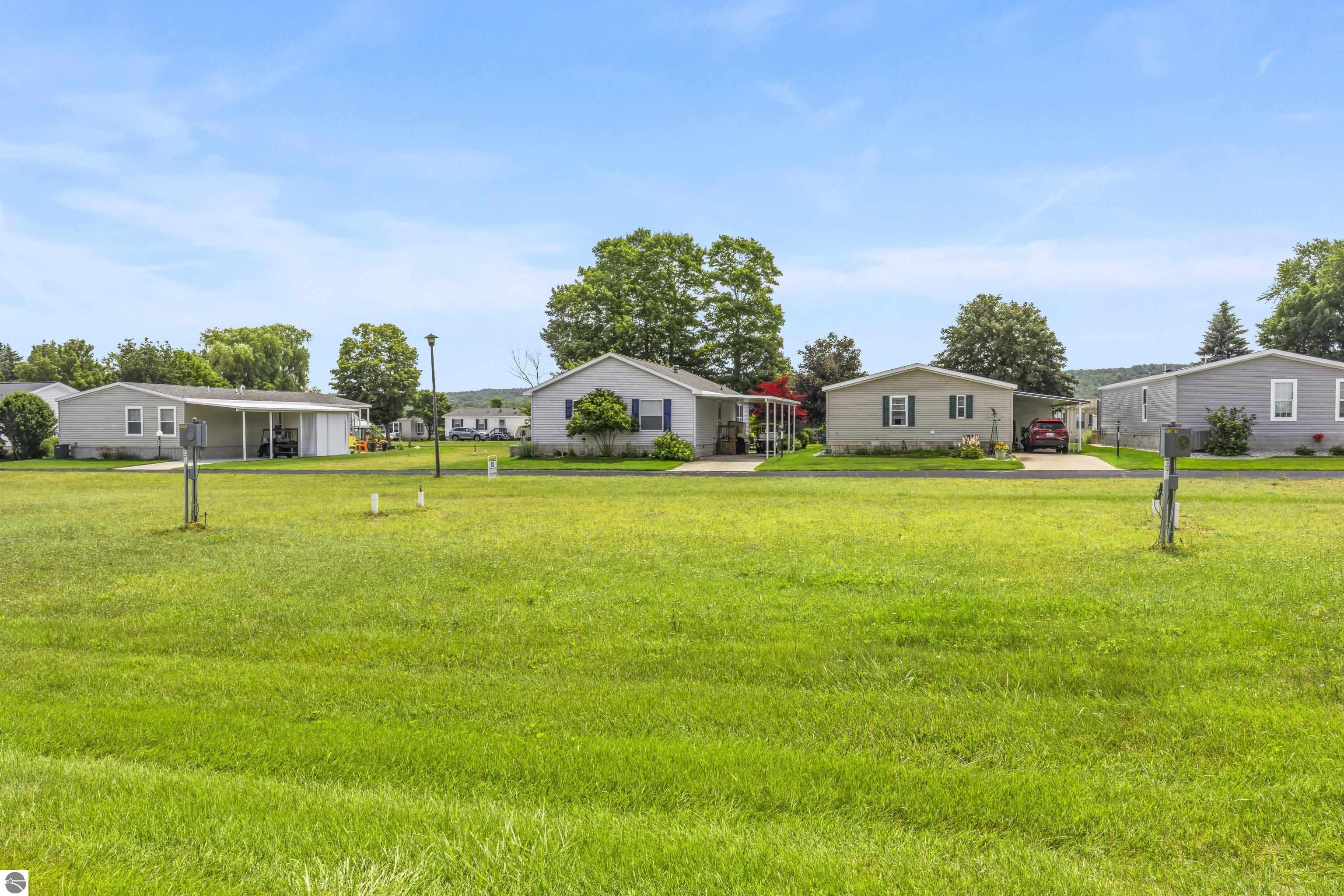 3316 Lakeland Drive