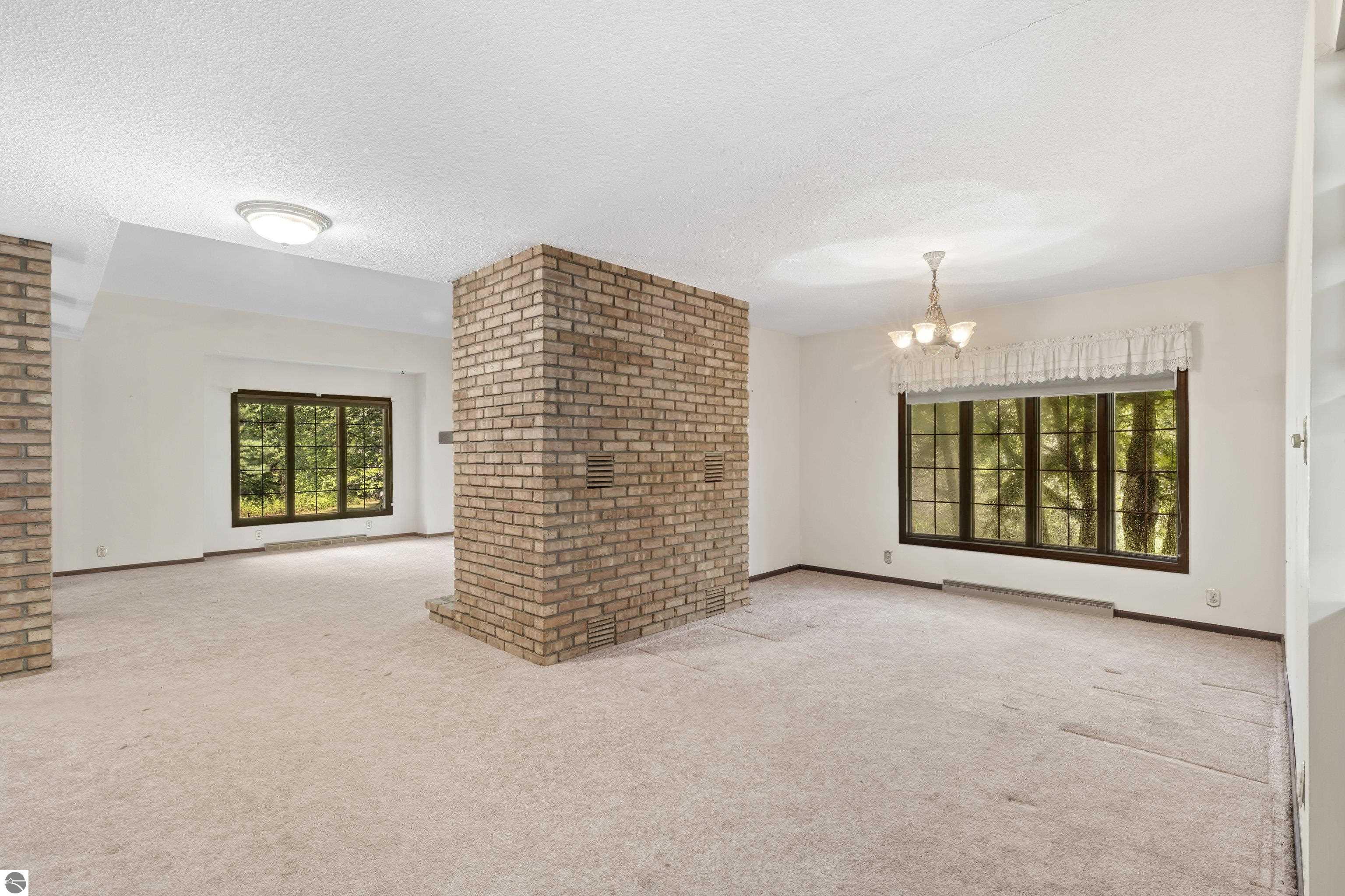 9095 Bear Creek Drive