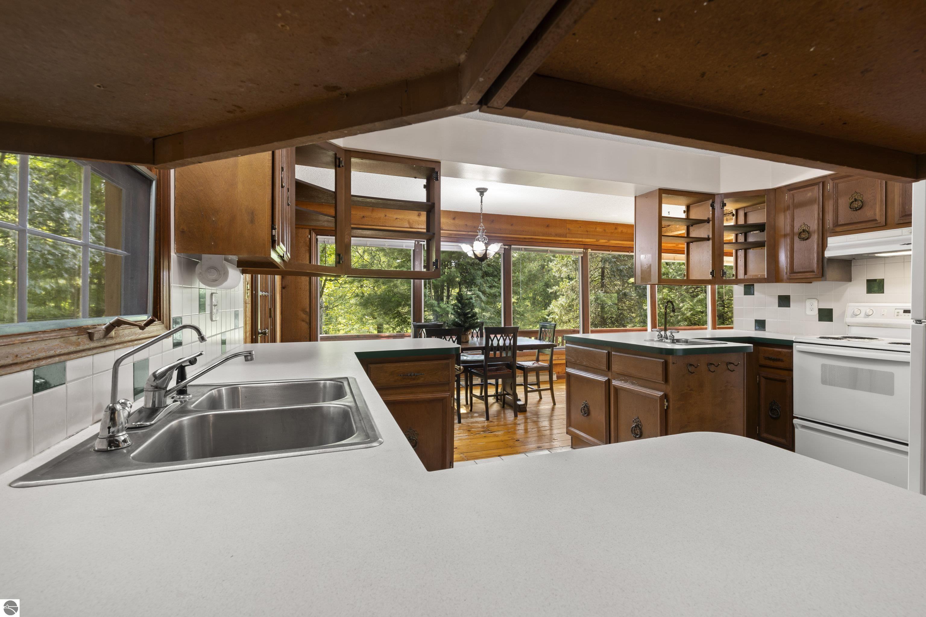 9095 Bear Creek Drive