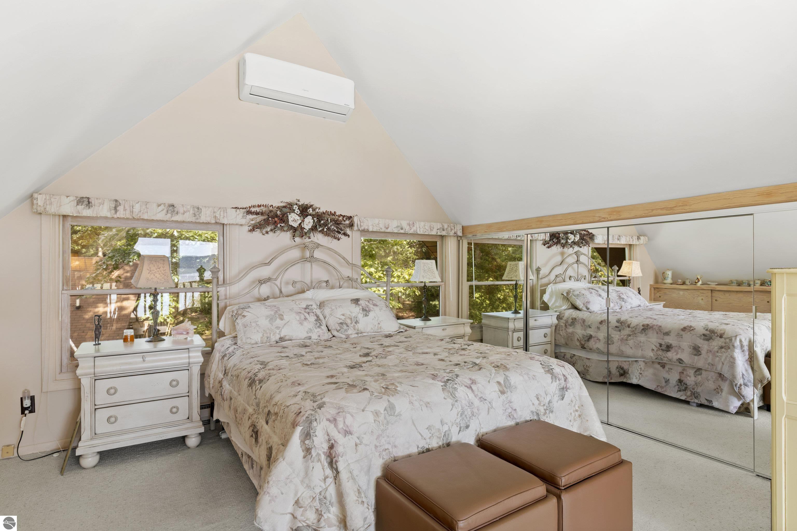 6529 Edgewater Drive