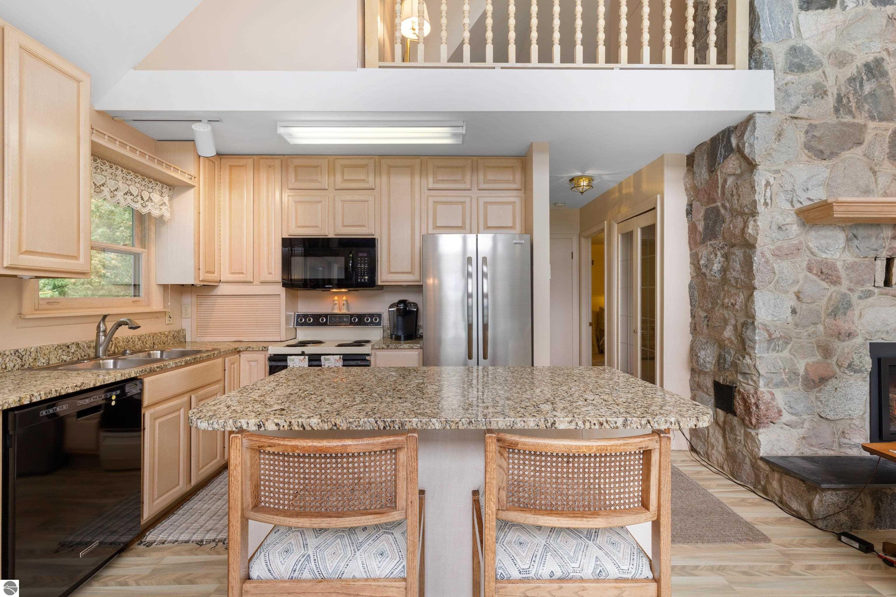 6529 Edgewater Drive