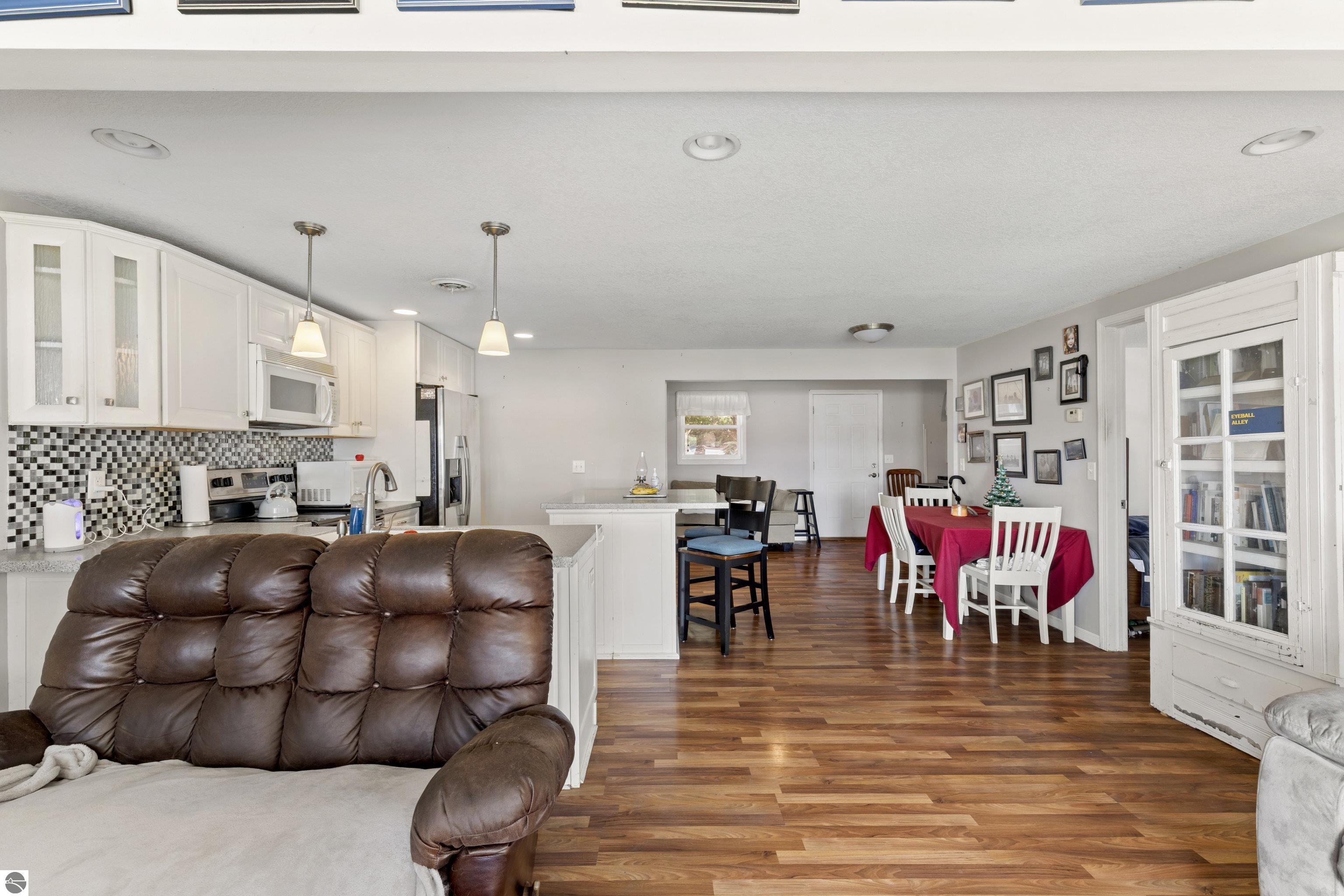 7542 Crystal Drive