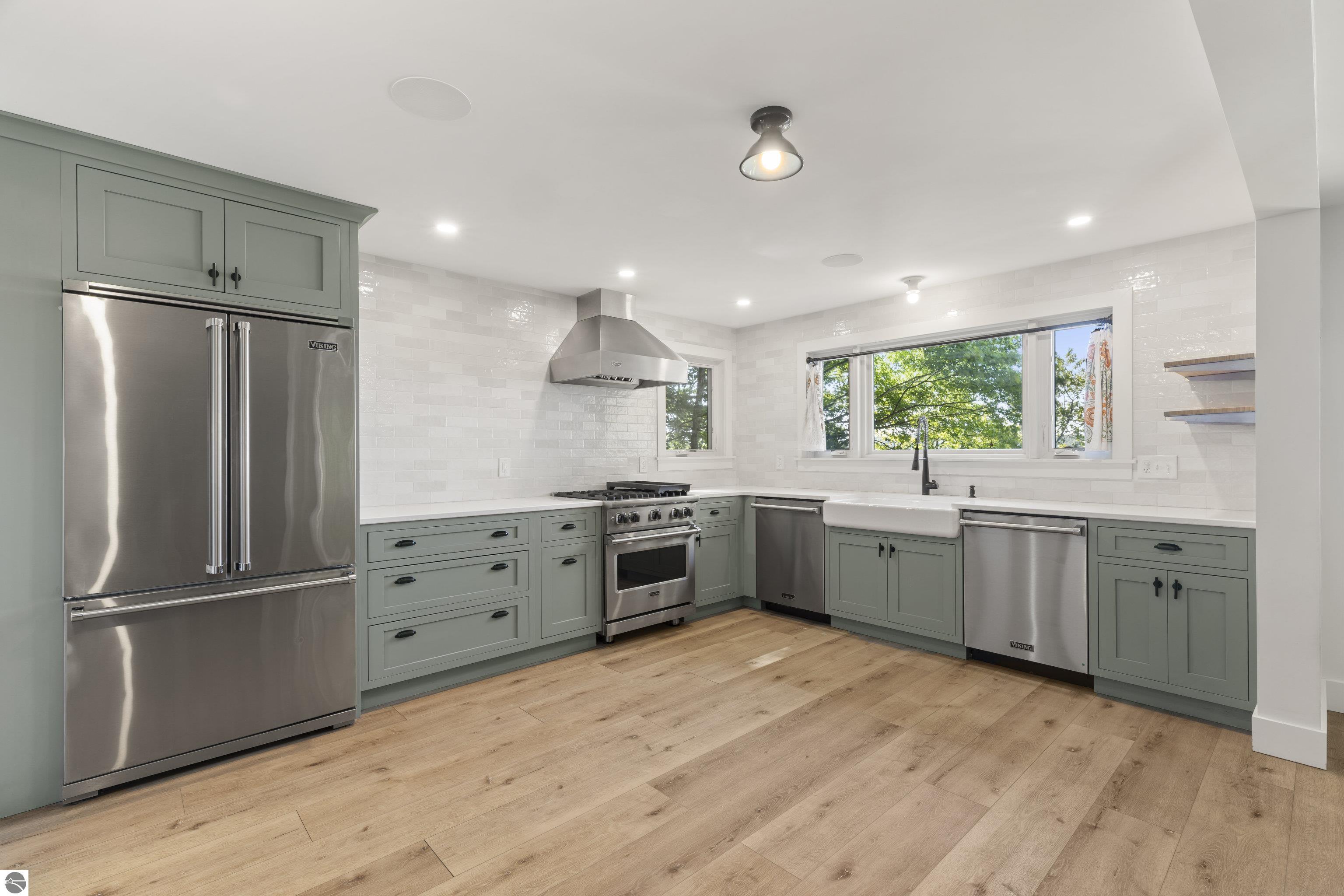 7542 Crystal Drive