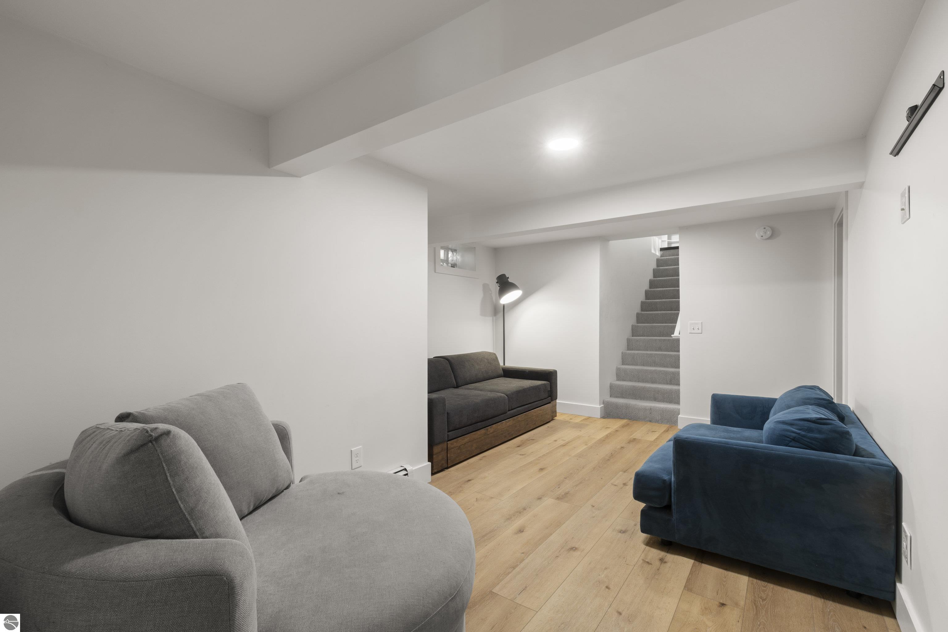 7542 Crystal Drive