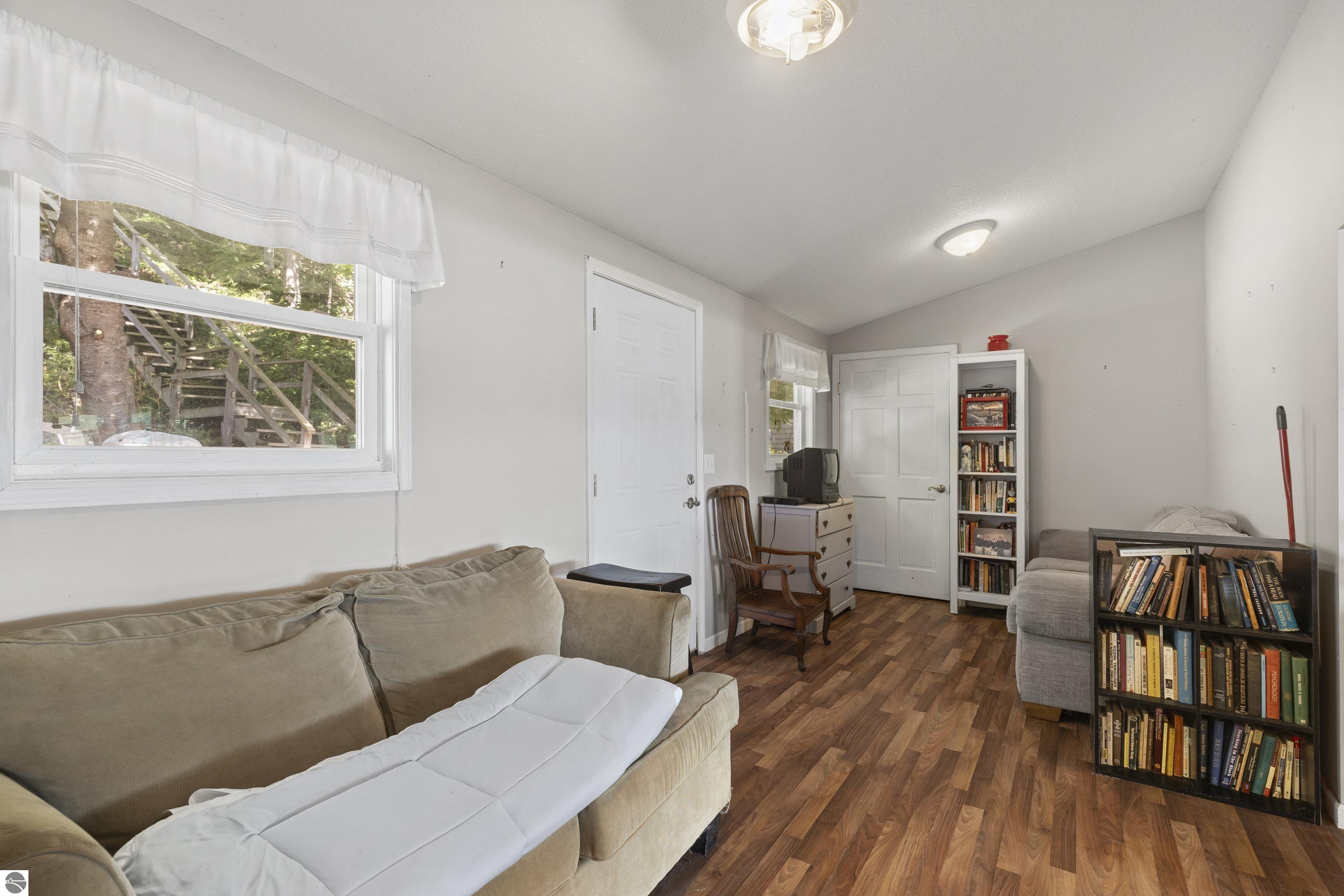 7542 Crystal Drive