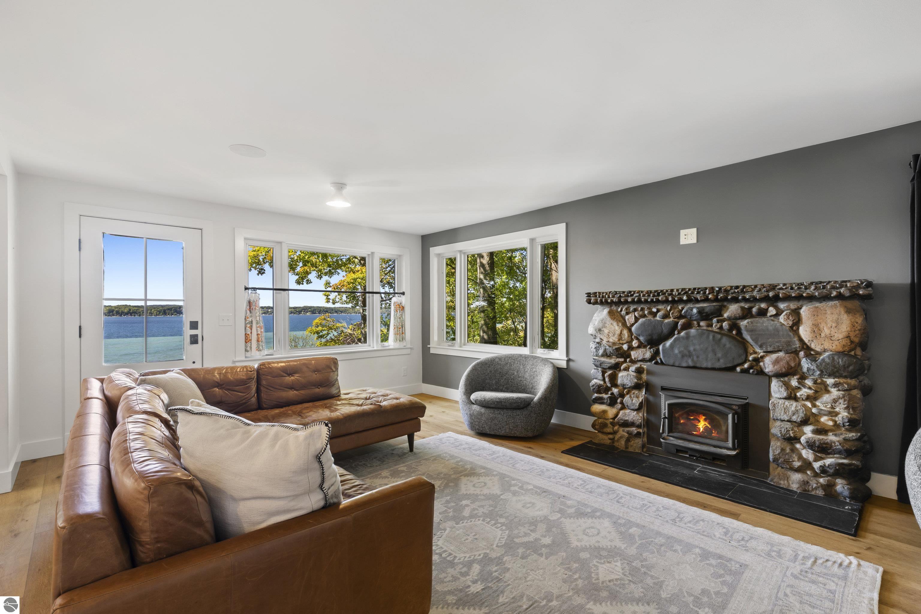 7542 Crystal Drive