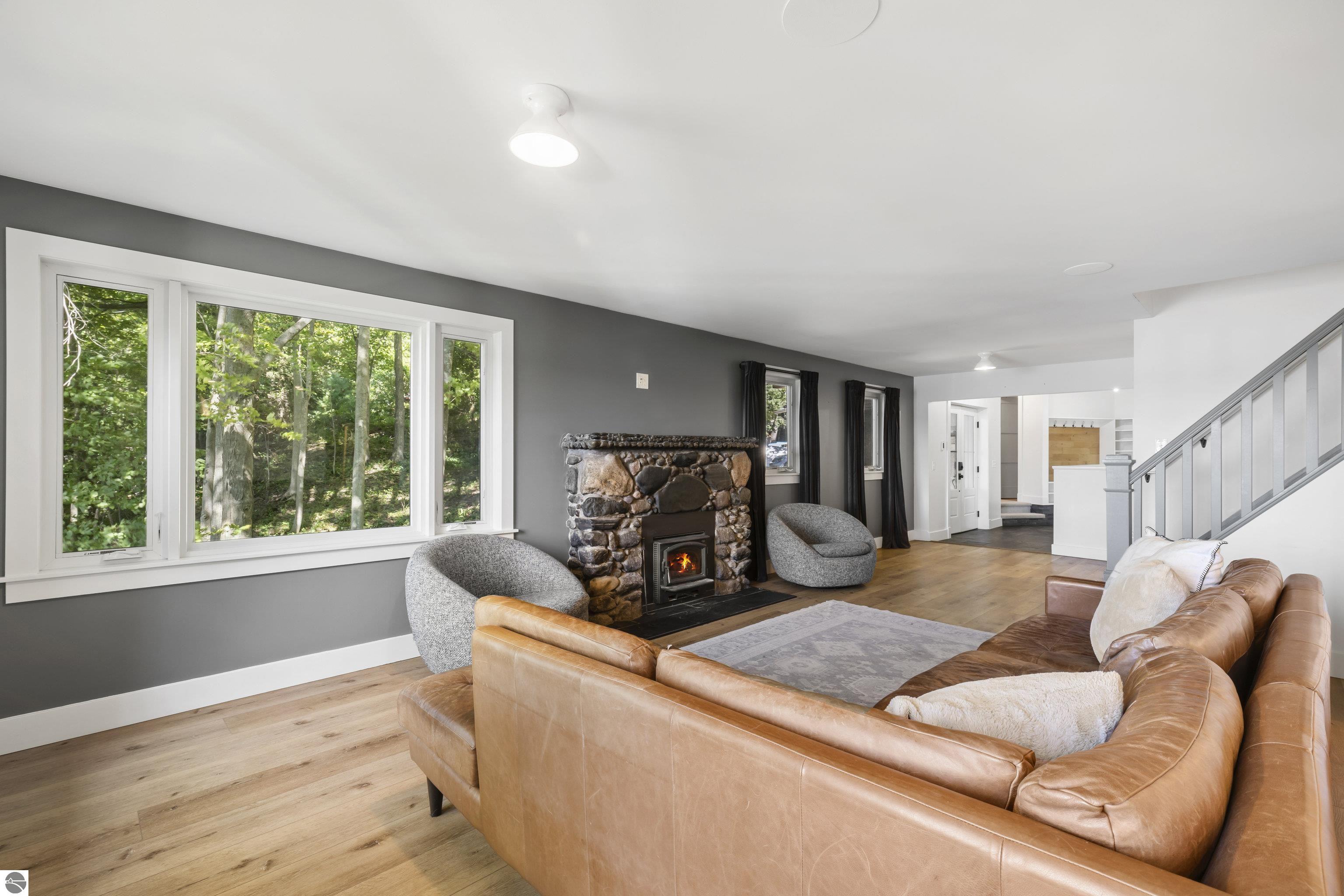 7542 Crystal Drive